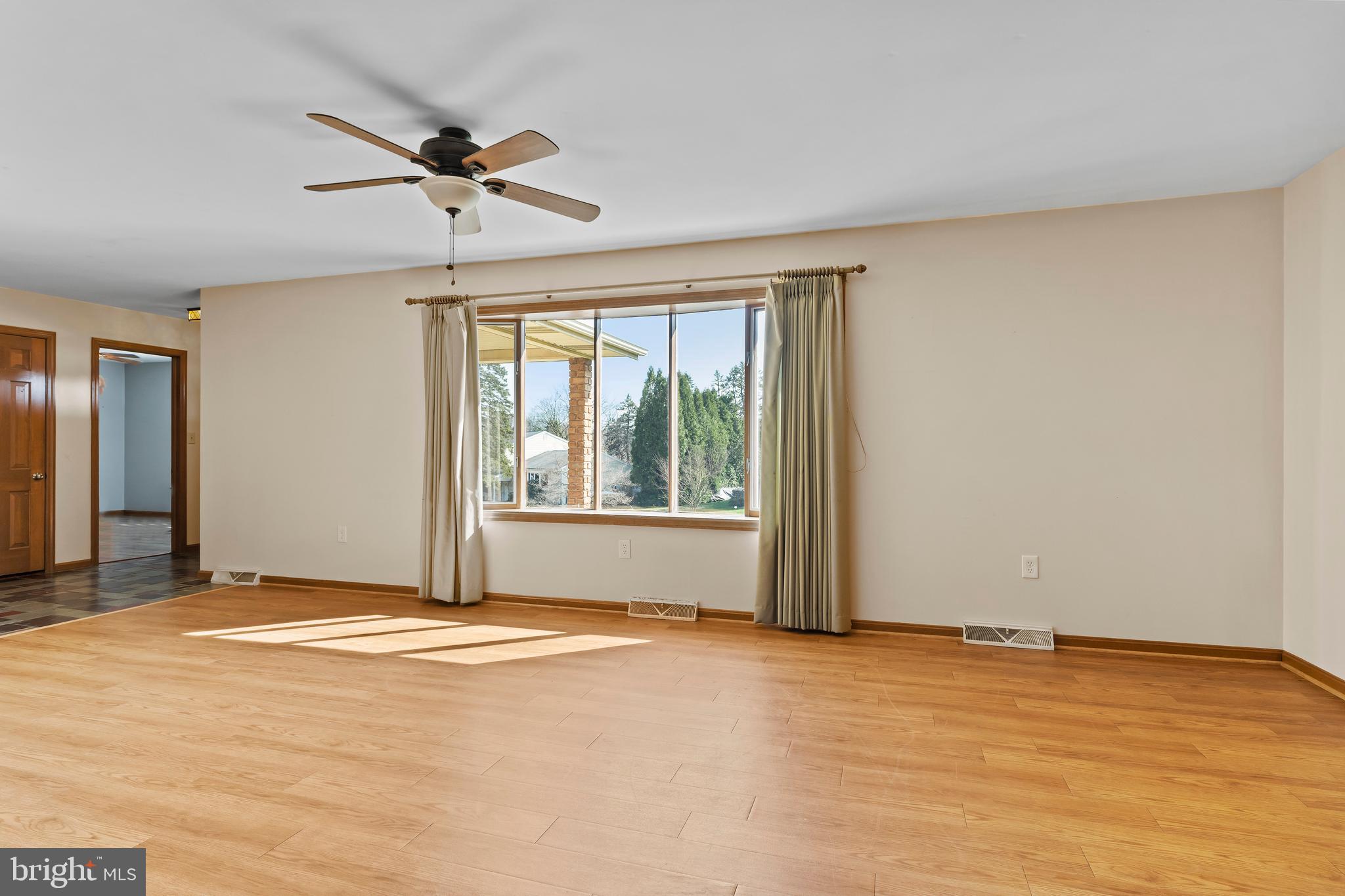 MEETING HOUSE HEIGHTS - Residential