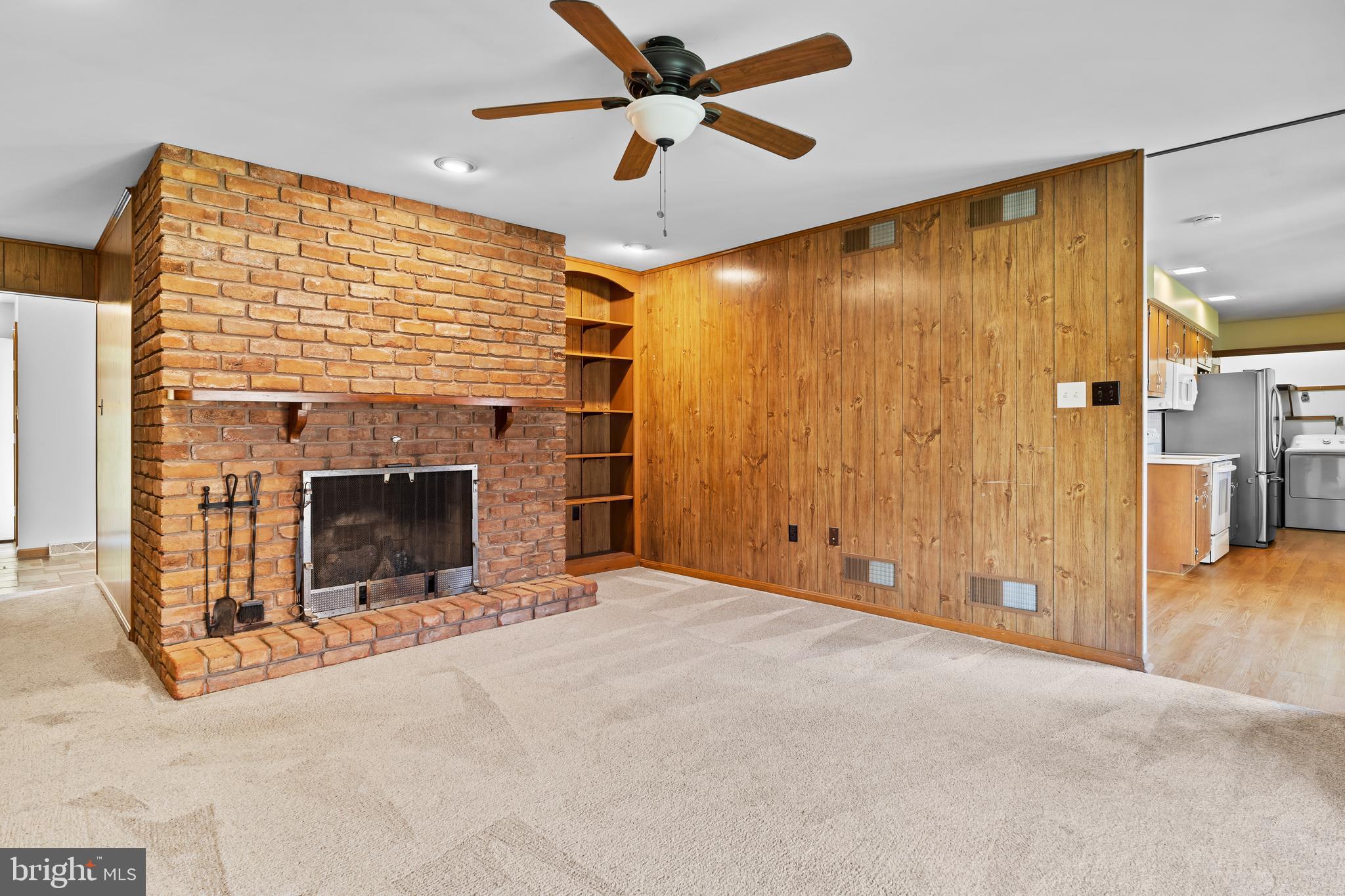 MEETING HOUSE HEIGHTS - Residential