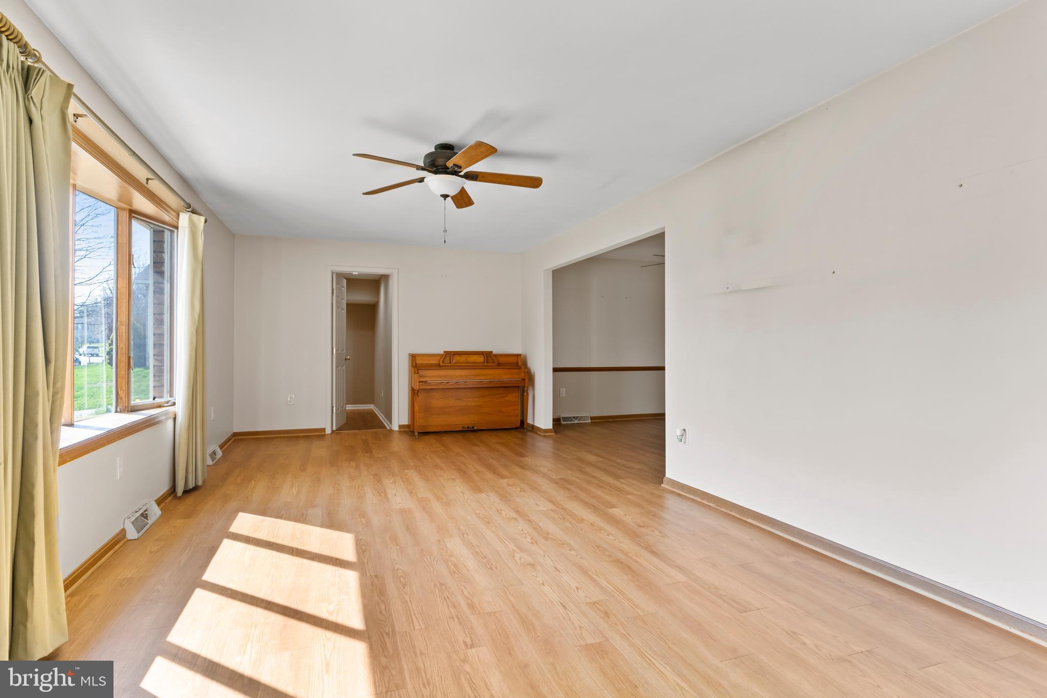 MEETING HOUSE HEIGHTS - Residential