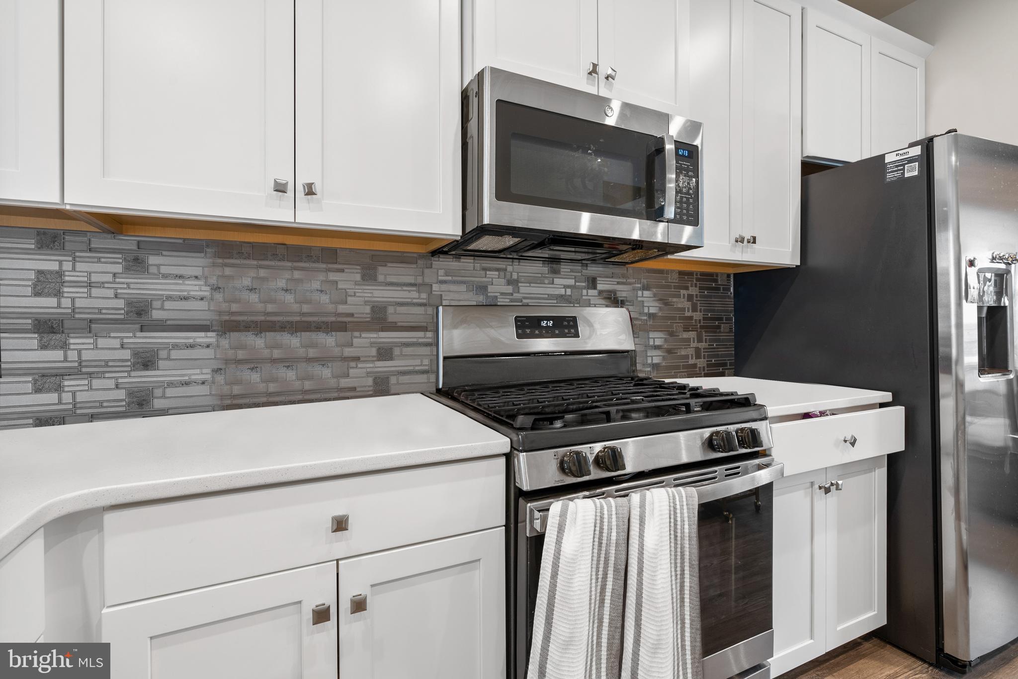 VILLAGE OF TOWNE SQUARE - Residential