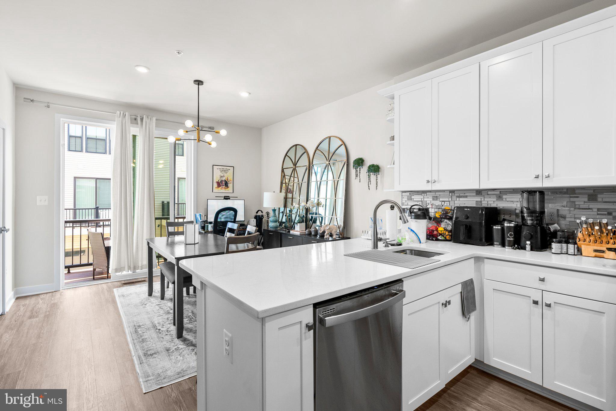 VILLAGE OF TOWNE SQUARE - Residential