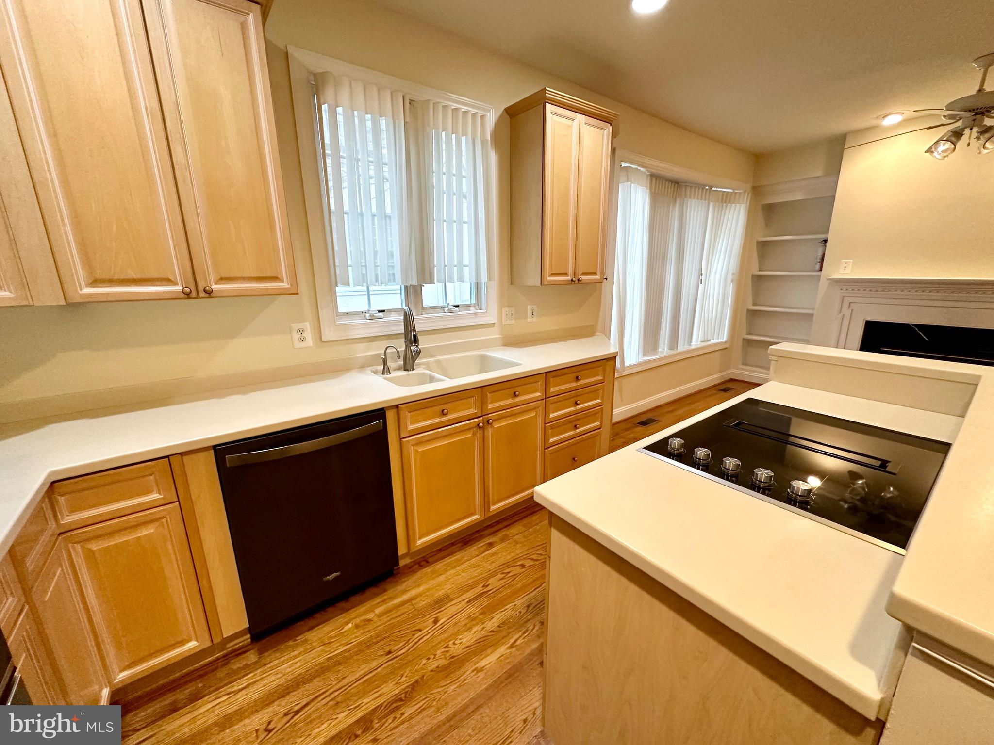 MCLEAN CREST - Residential Lease