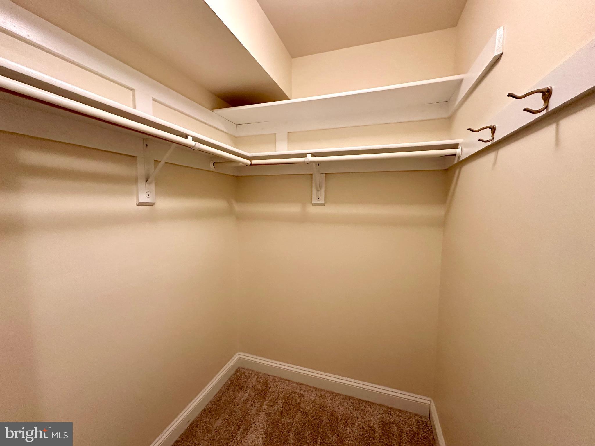 MCLEAN CREST - Residential Lease