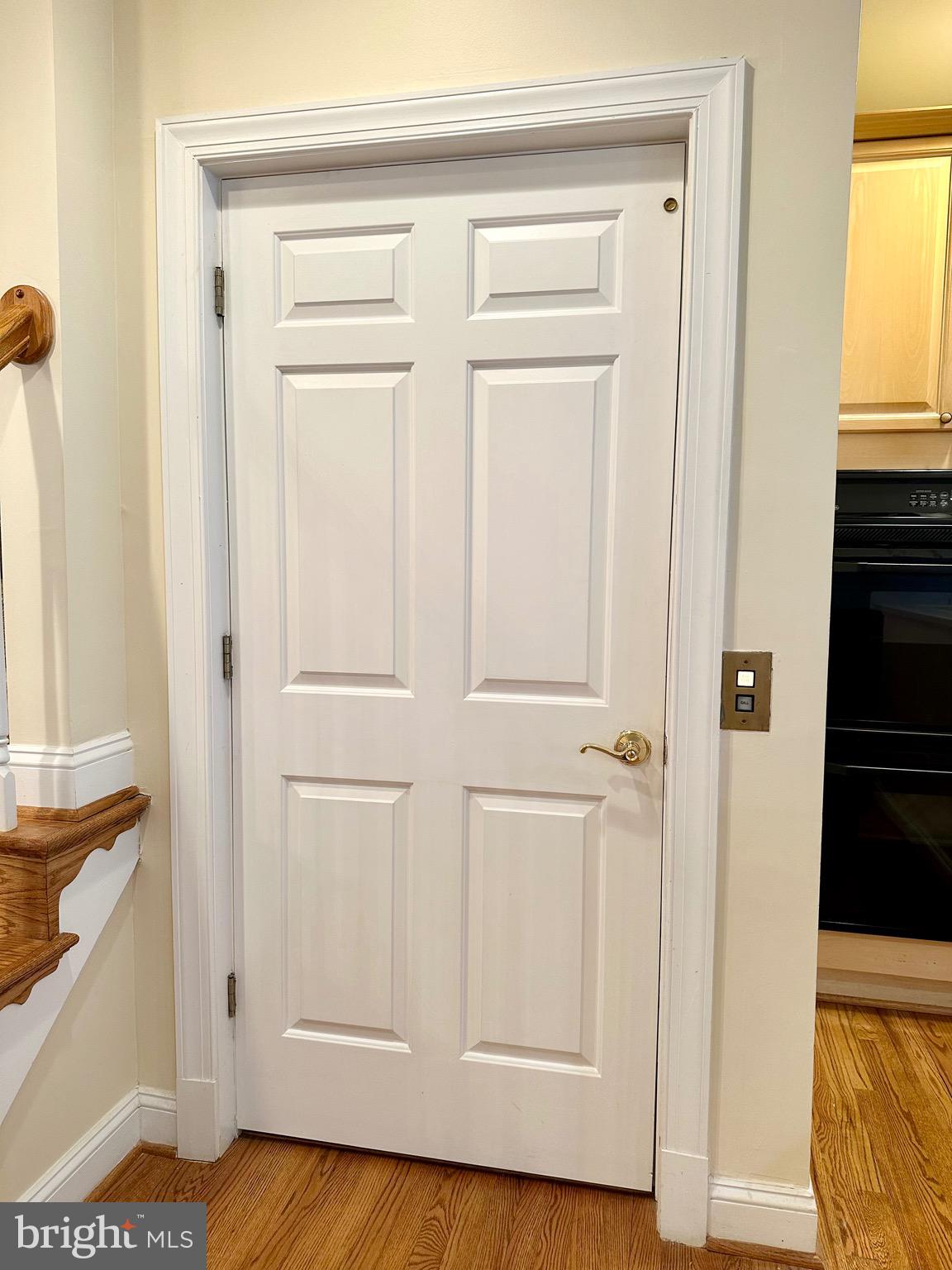 MCLEAN CREST - Residential Lease