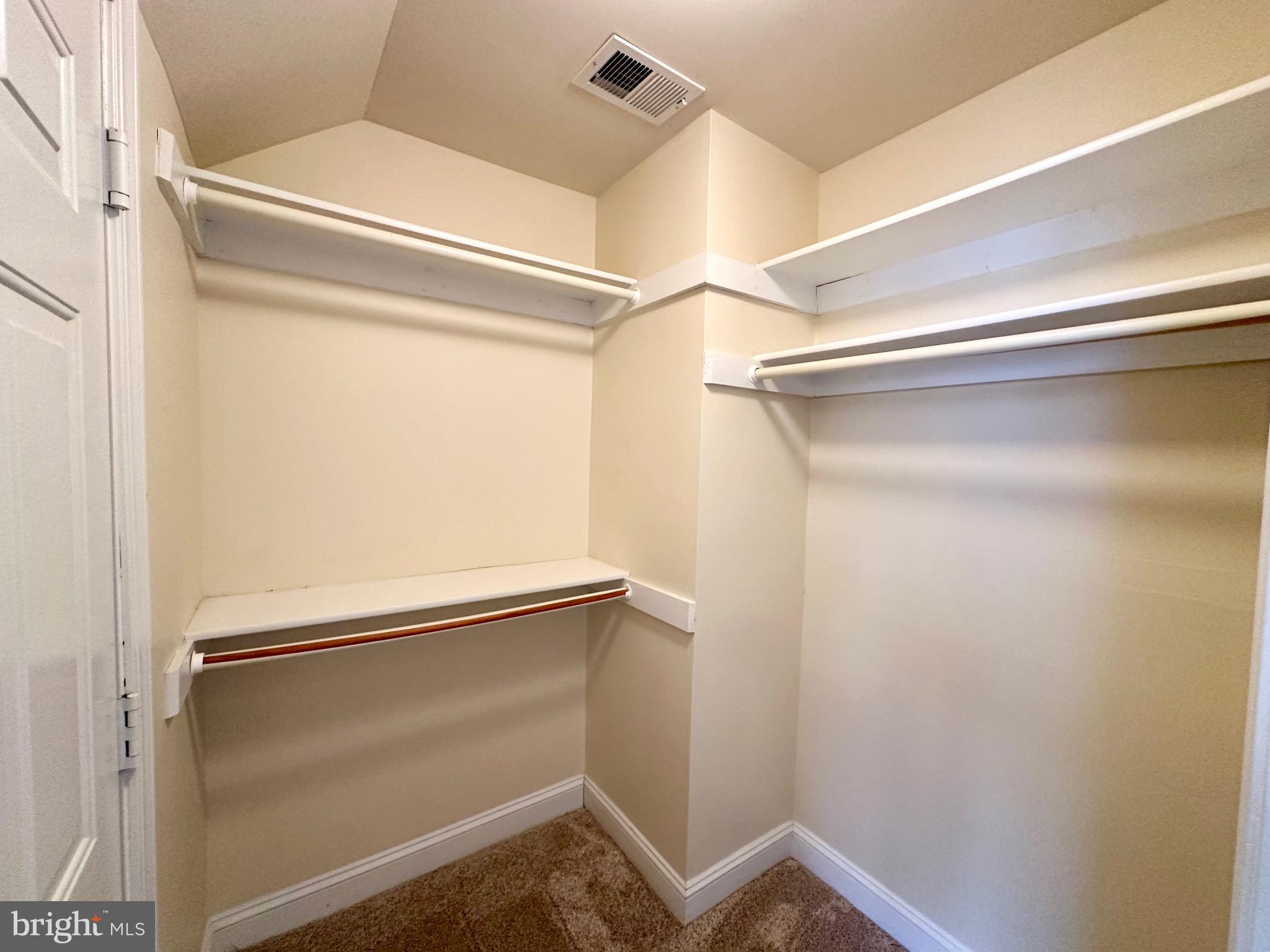 MCLEAN CREST - Residential Lease