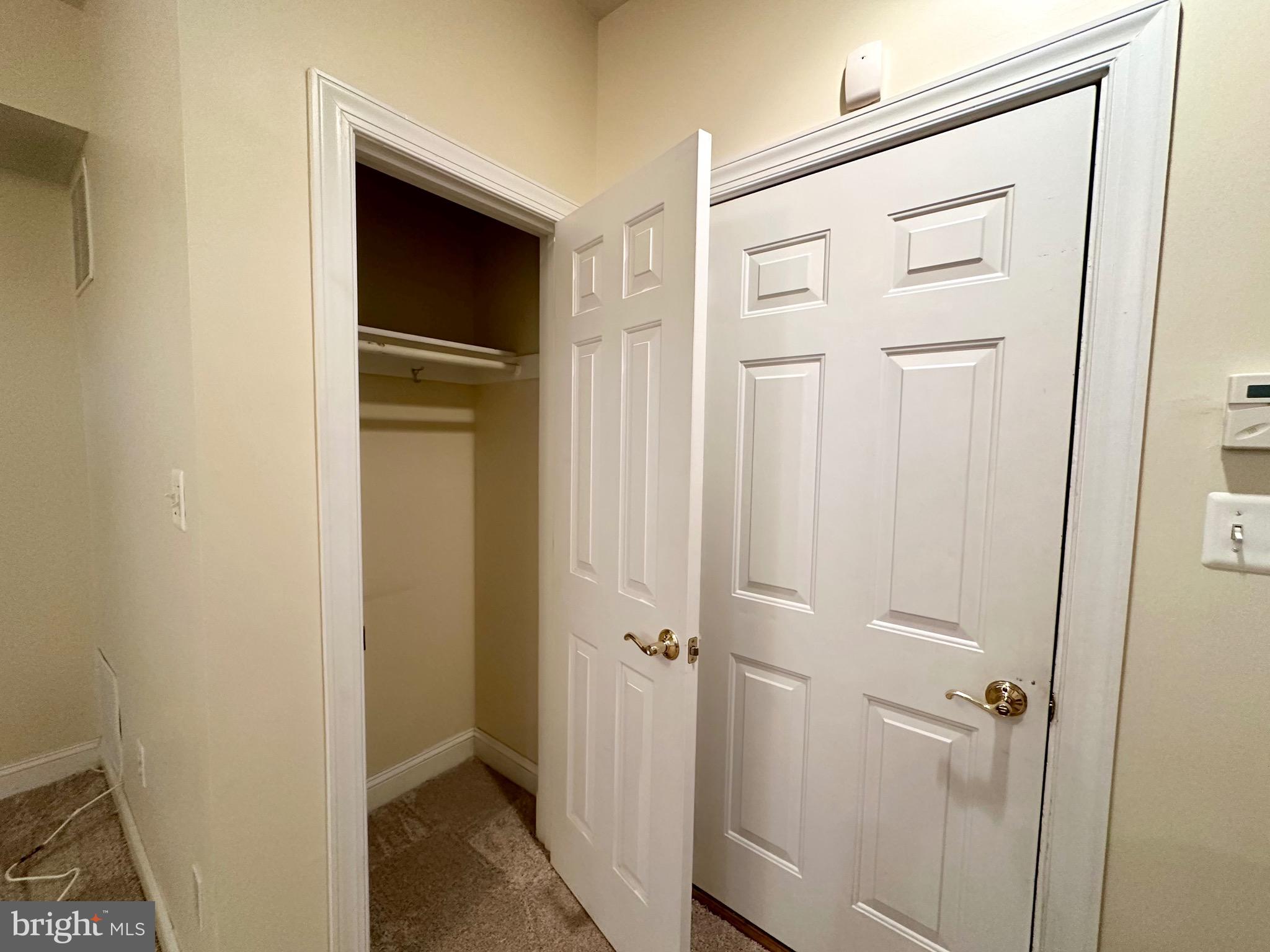 MCLEAN CREST - Residential Lease