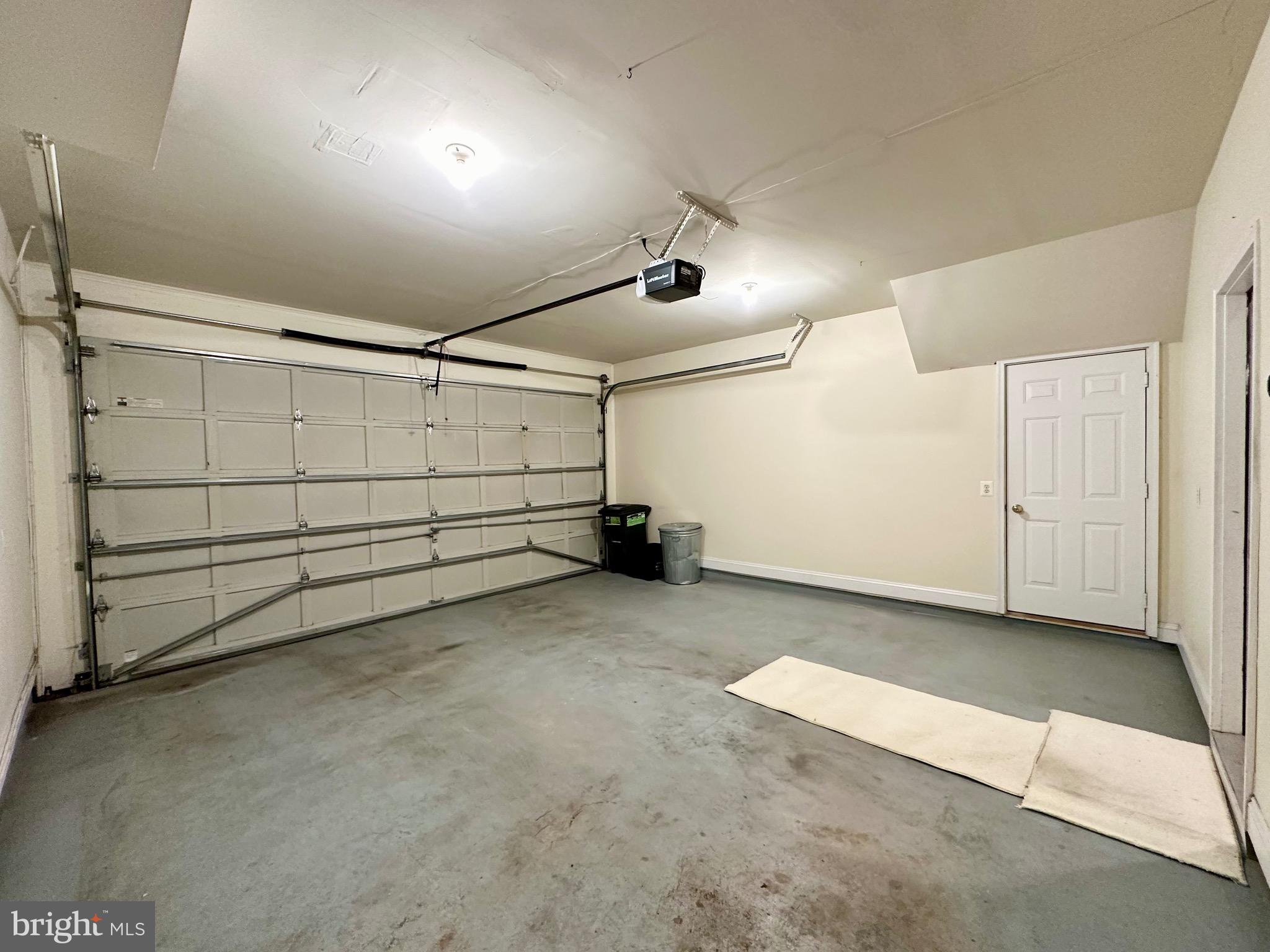 MCLEAN CREST - Residential Lease