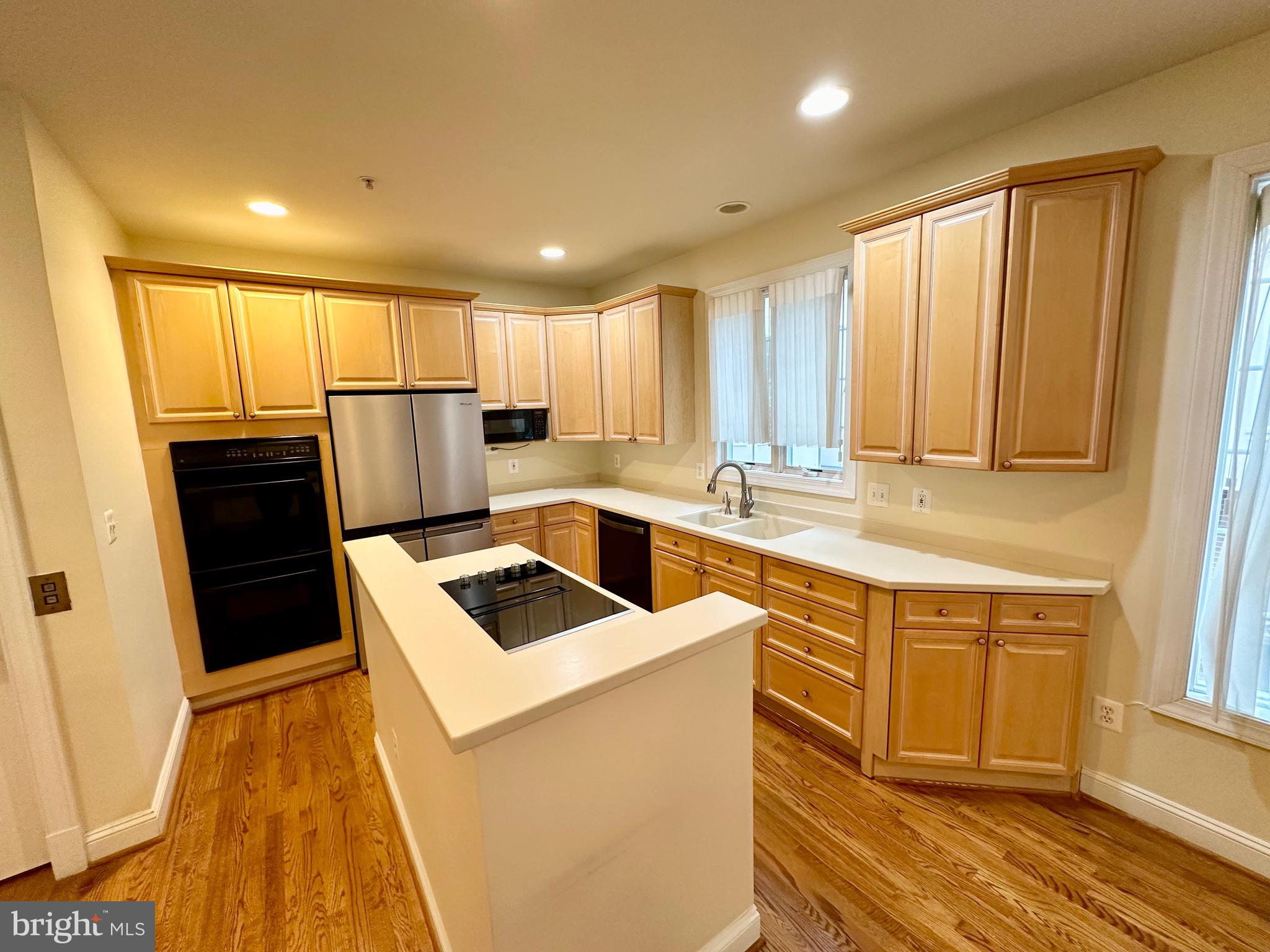 MCLEAN CREST - Residential Lease