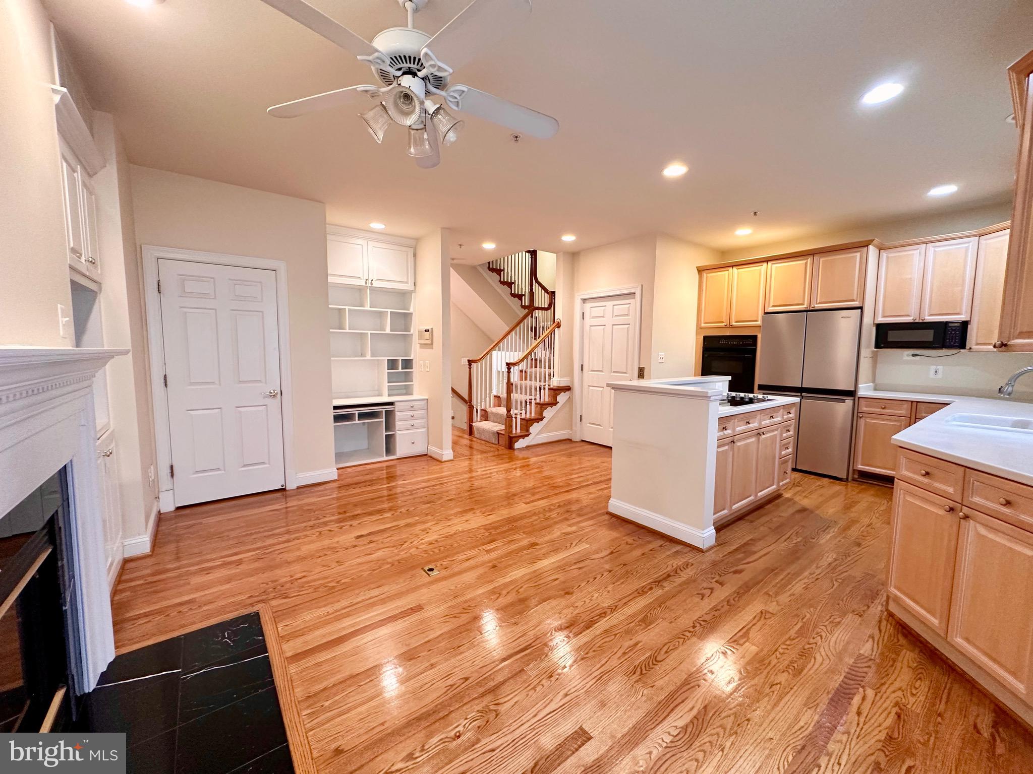 MCLEAN CREST - Residential Lease