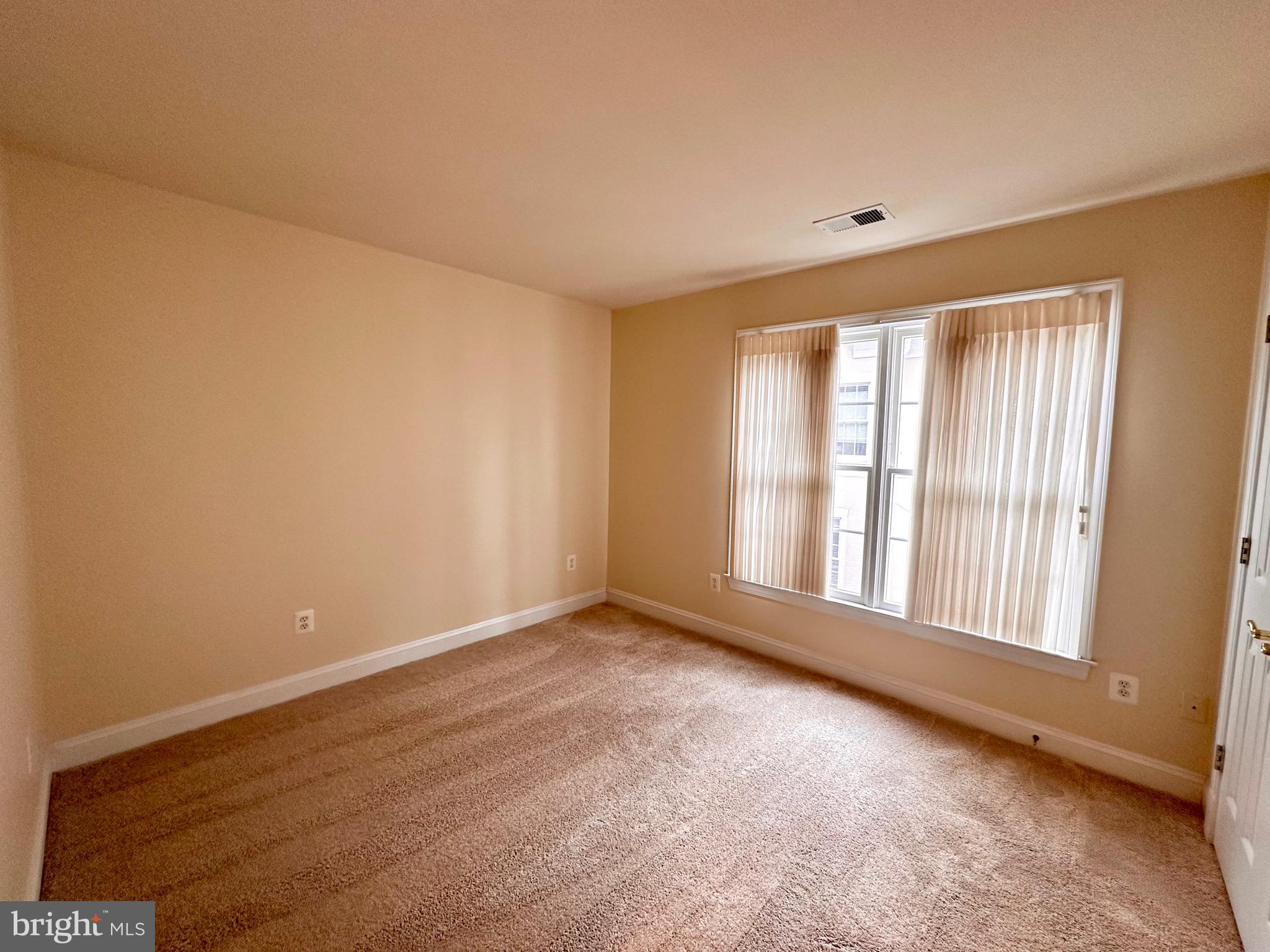 MCLEAN CREST - Residential Lease