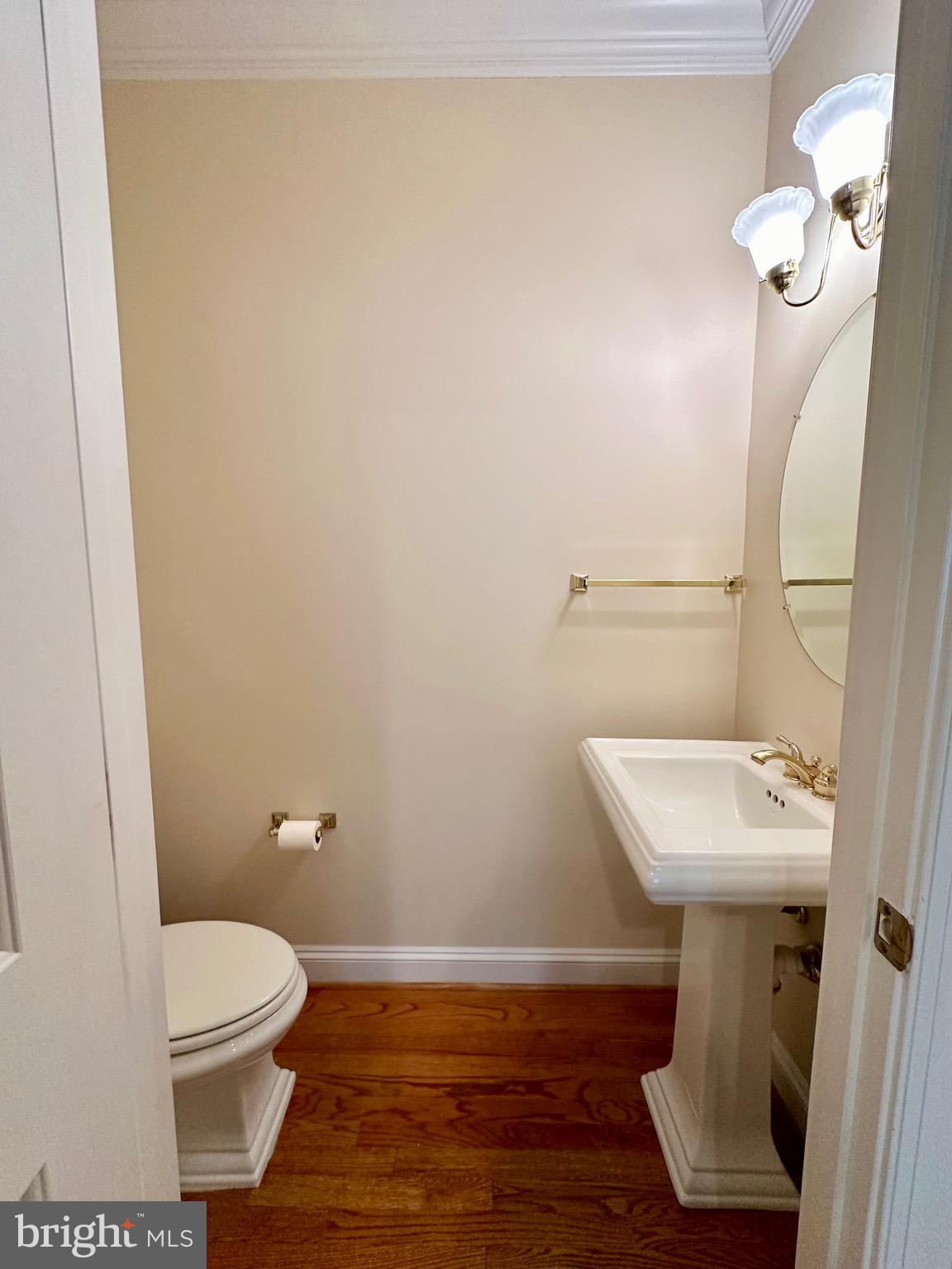 MCLEAN CREST - Residential Lease