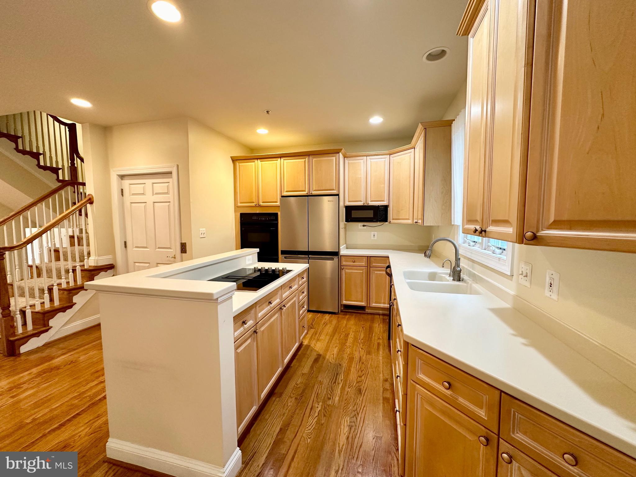 MCLEAN CREST - Residential Lease