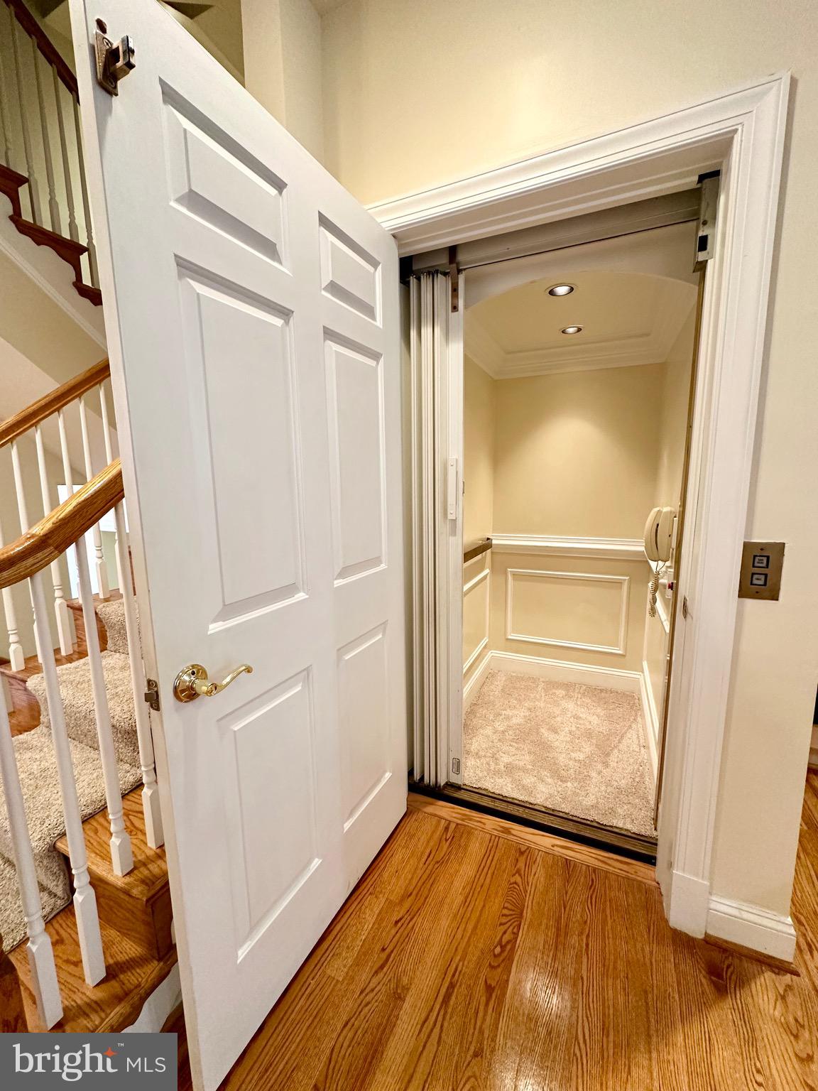 MCLEAN CREST - Residential Lease