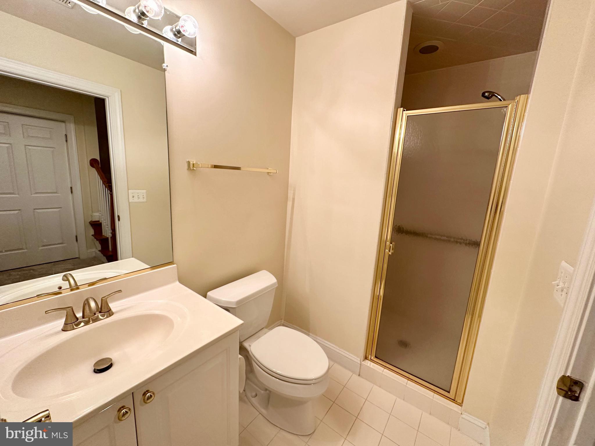 MCLEAN CREST - Residential Lease