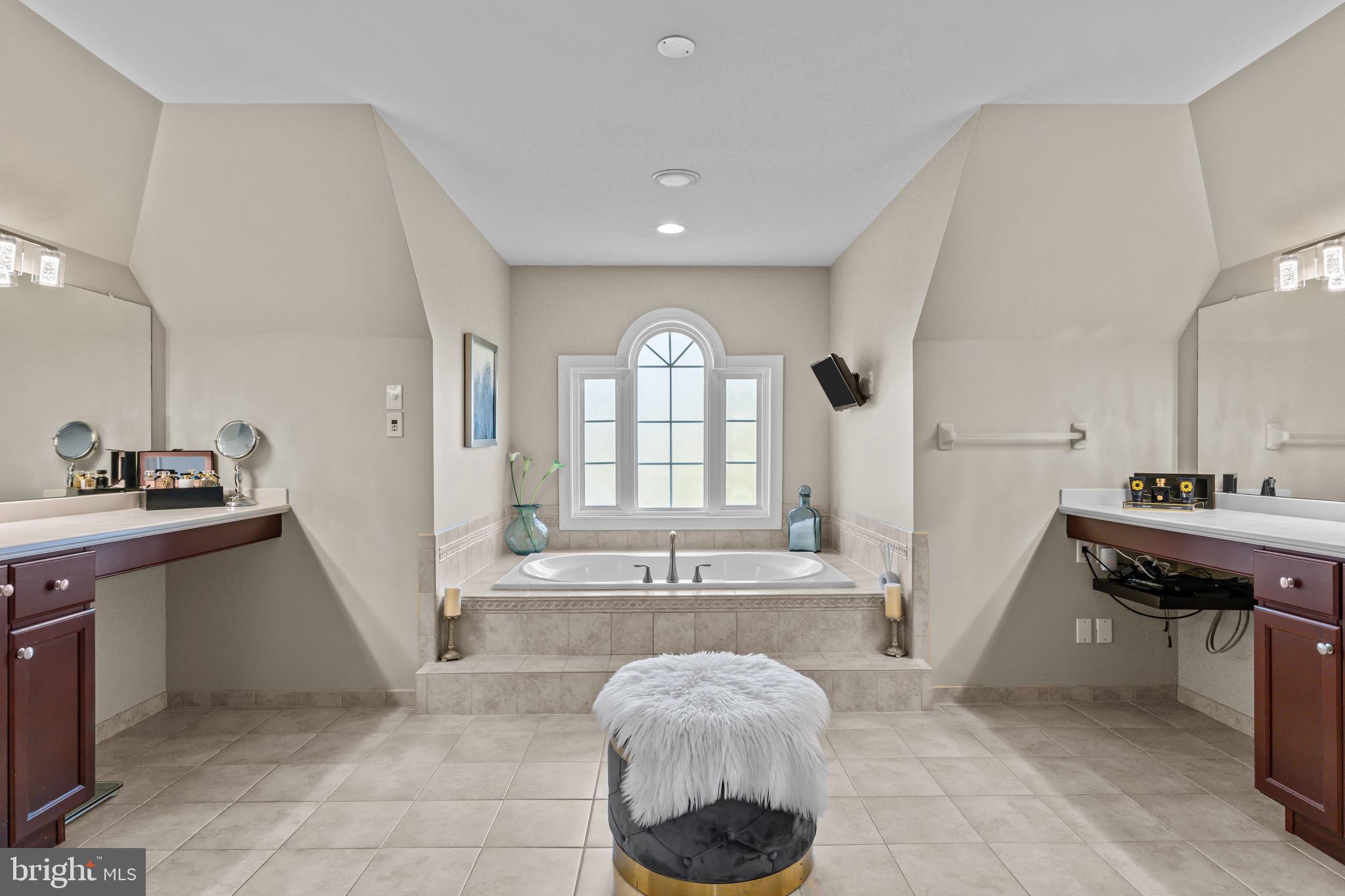 LEDERACH GOLF FAIRWY - Residential