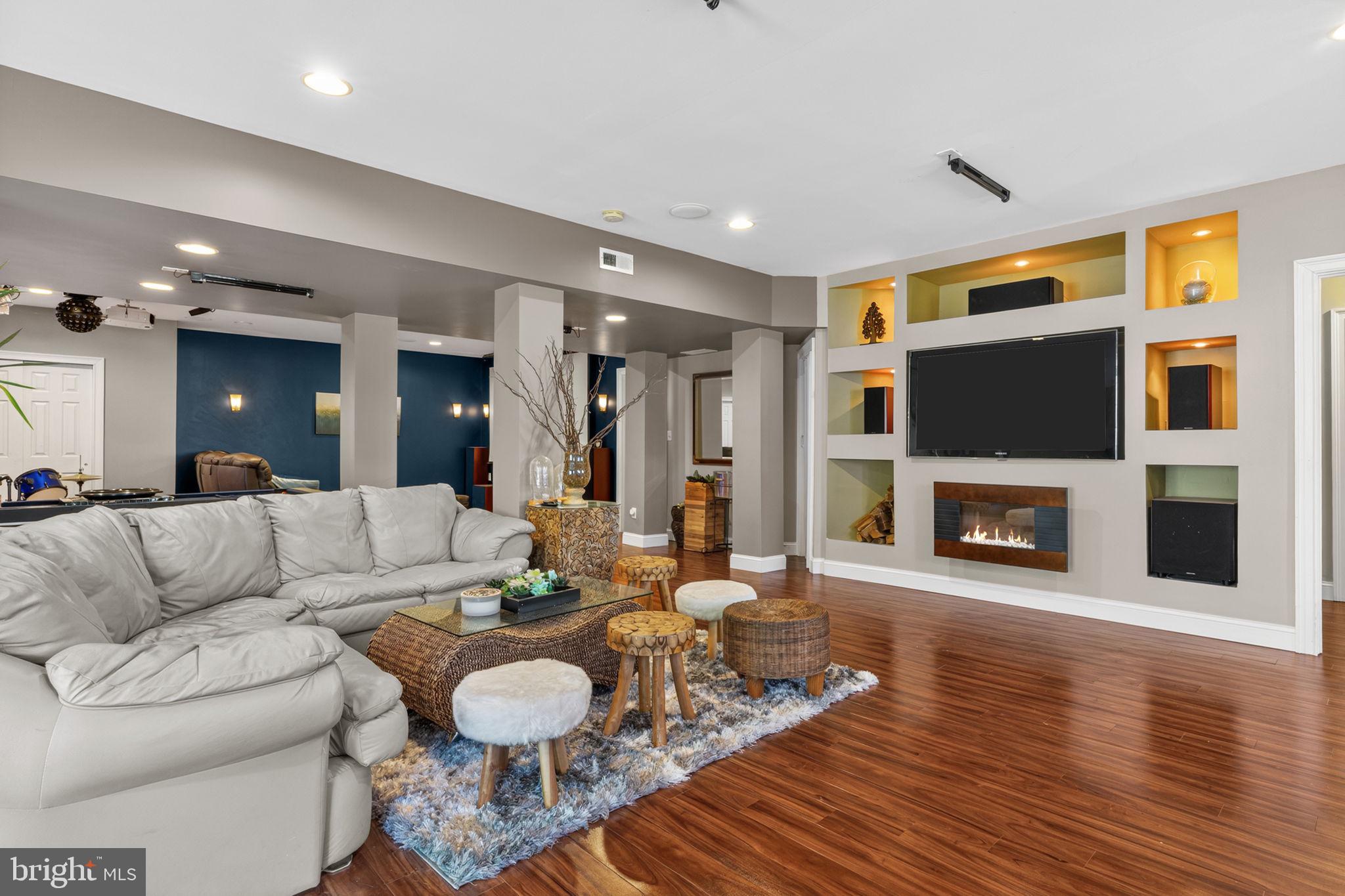 LEDERACH GOLF FAIRWY - Residential