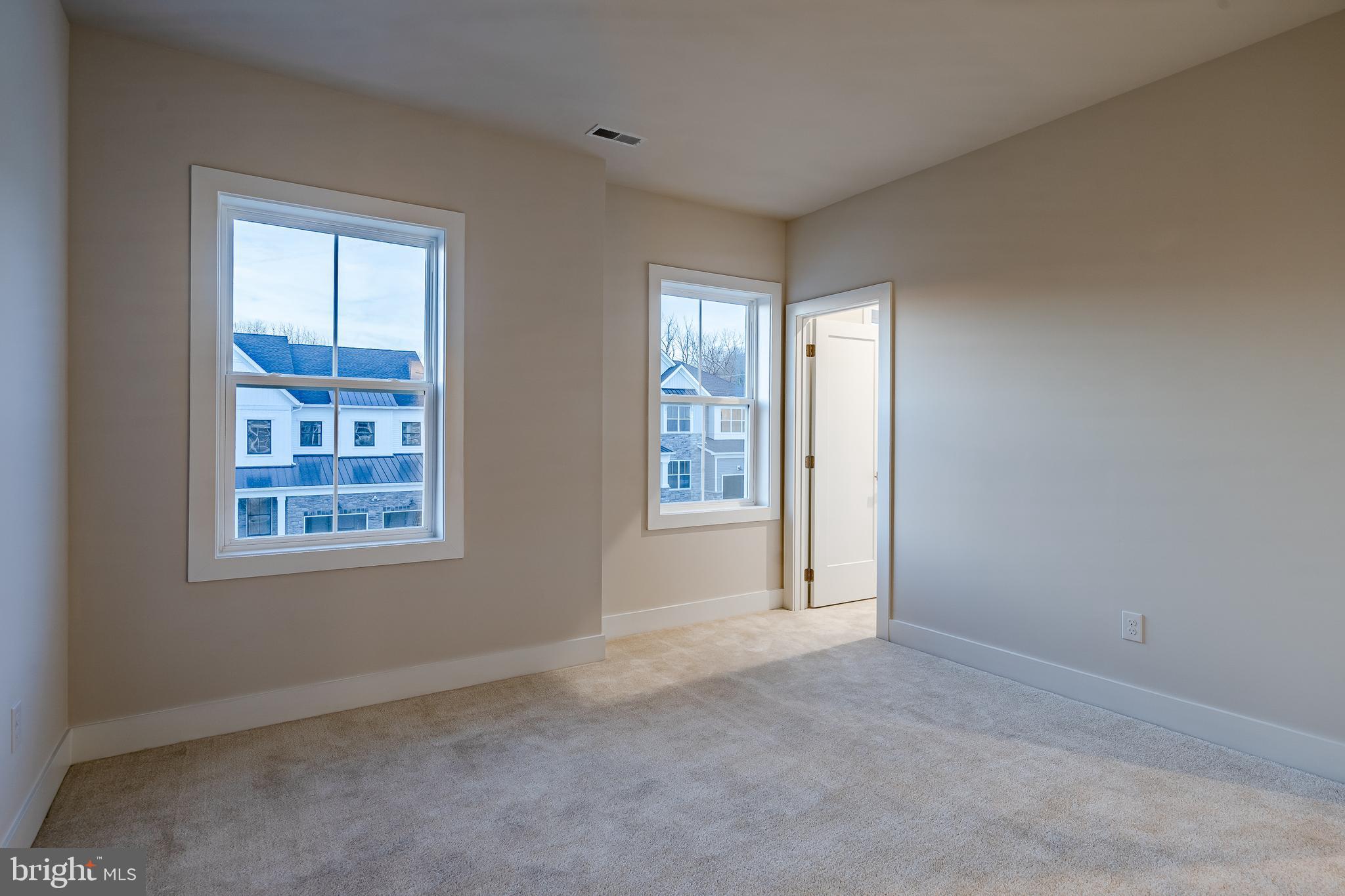 CHESTER SPRINGS CROSSING - Residential