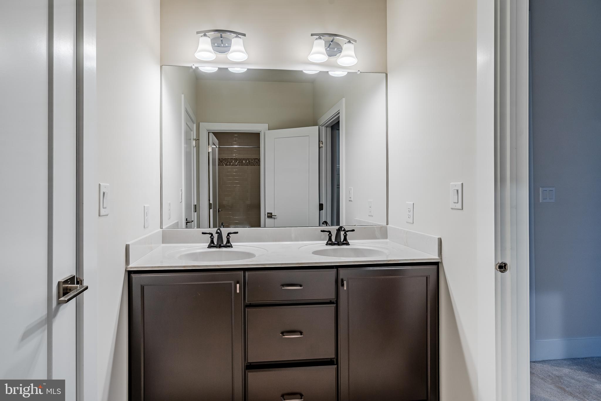 CHESTER SPRINGS CROSSING - Residential