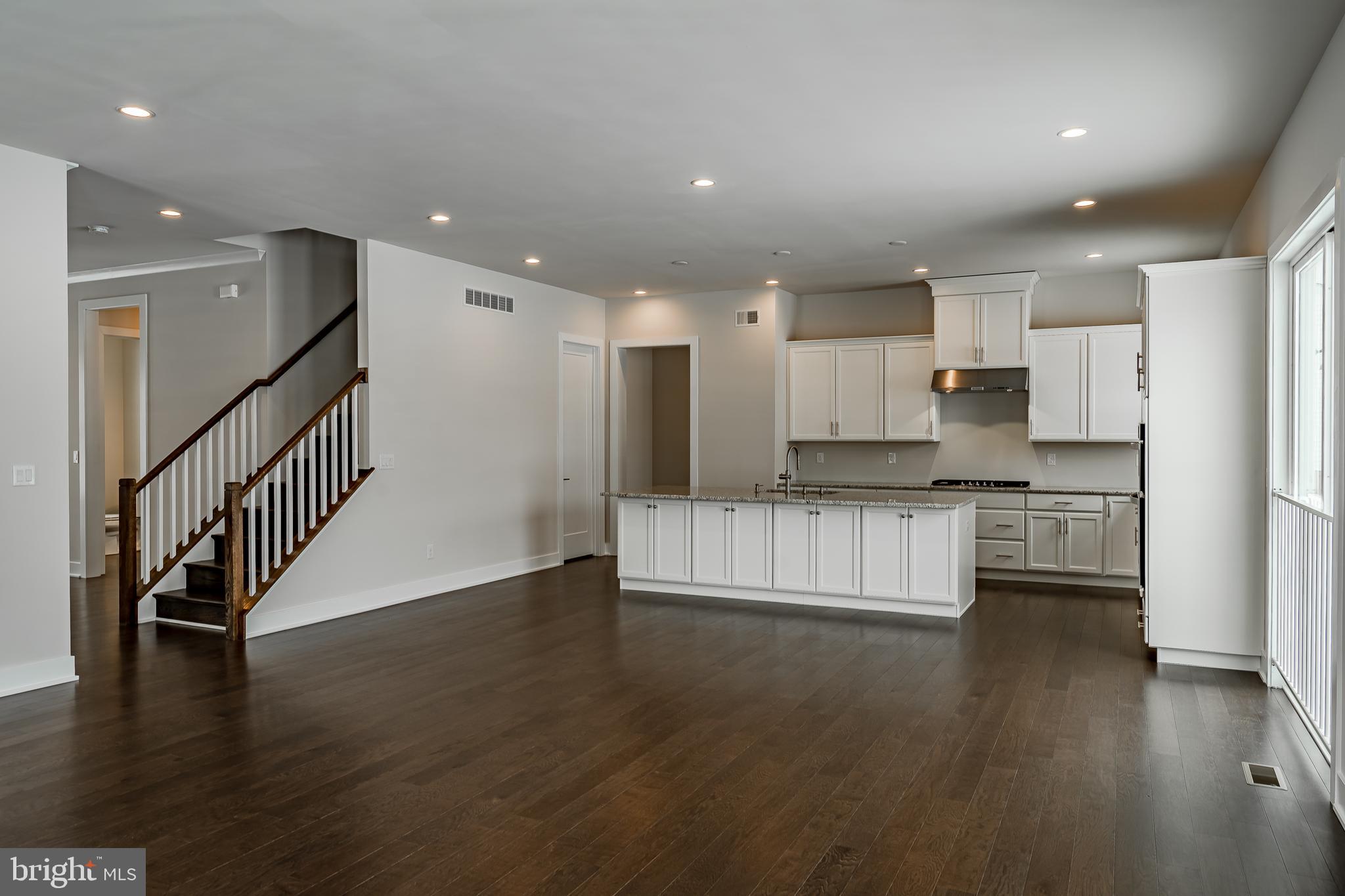 CHESTER SPRINGS CROSSING - Residential