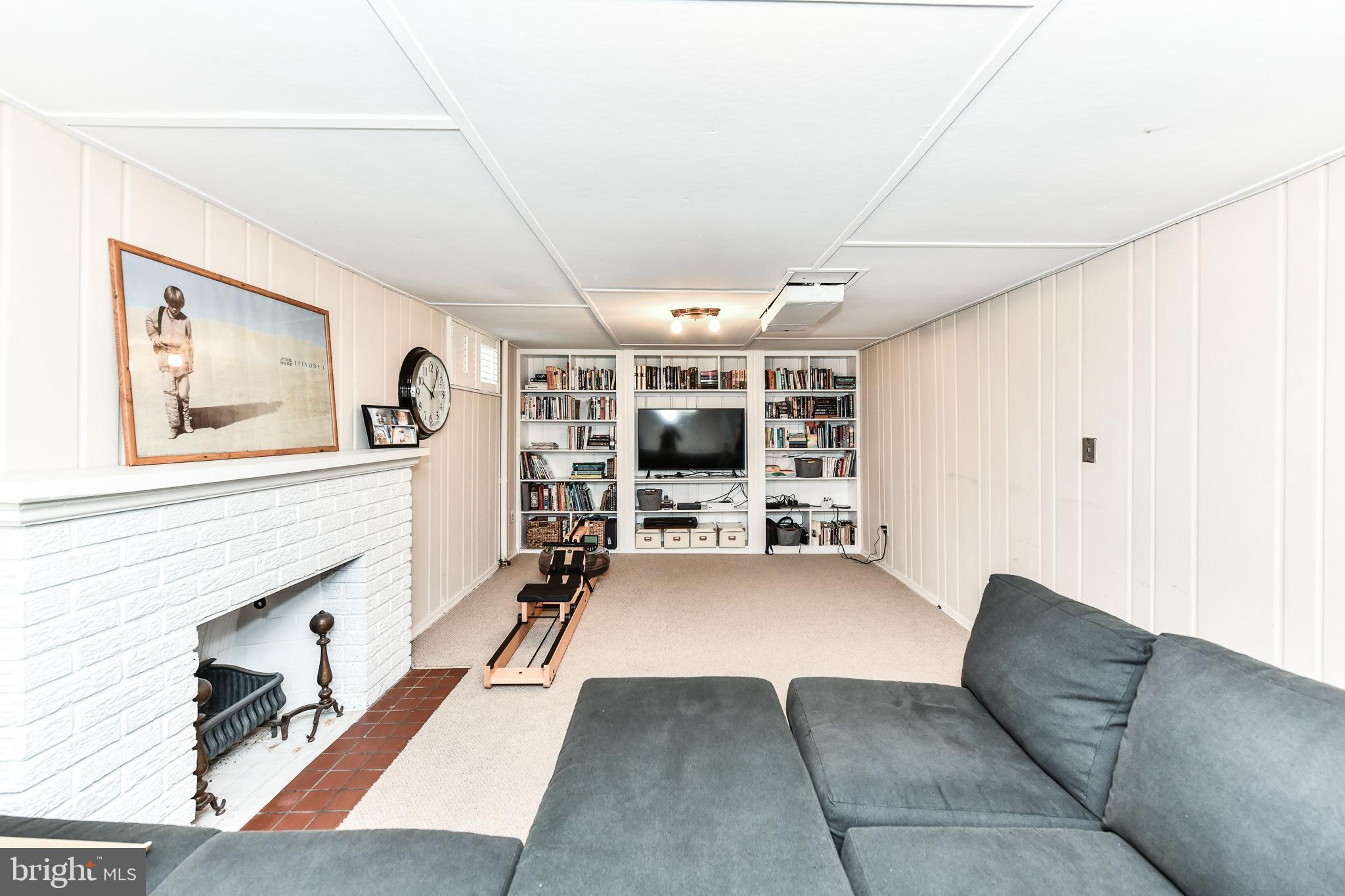 HILLWOOD - Residential Lease