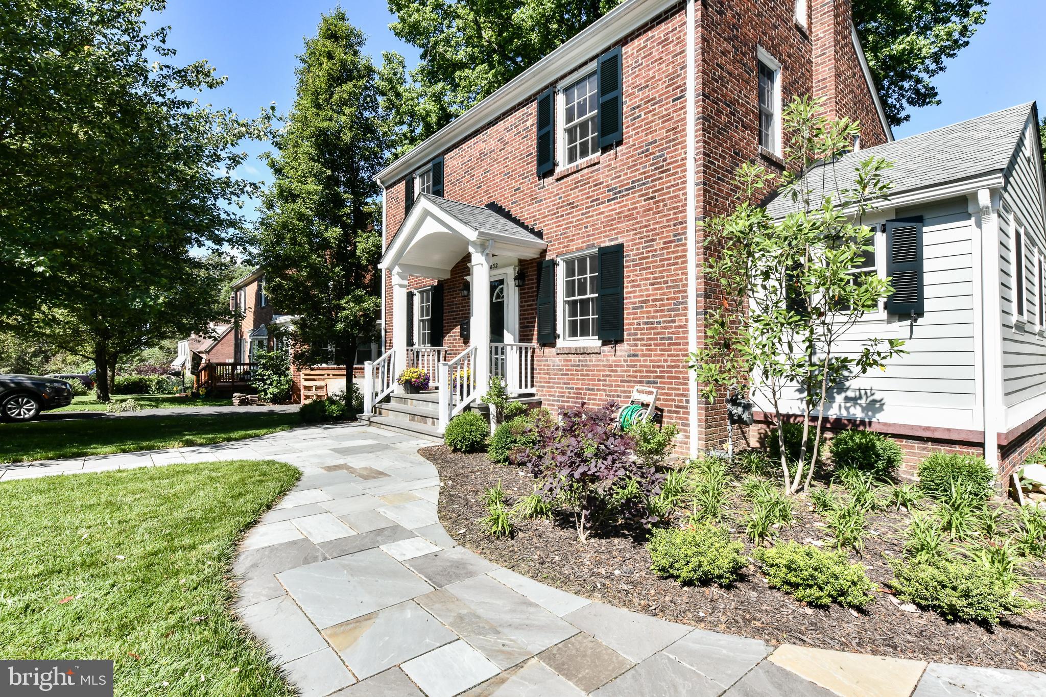 HILLWOOD - Residential Lease