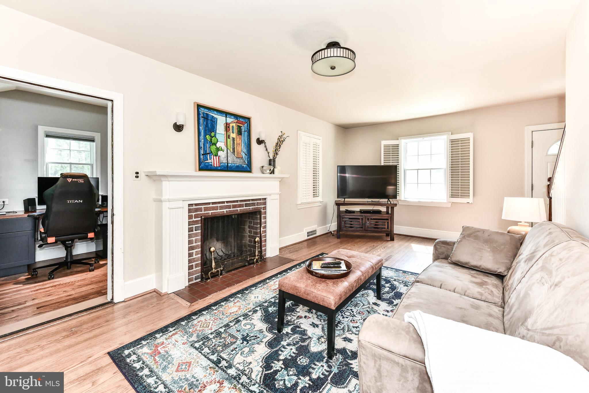 HILLWOOD - Residential Lease