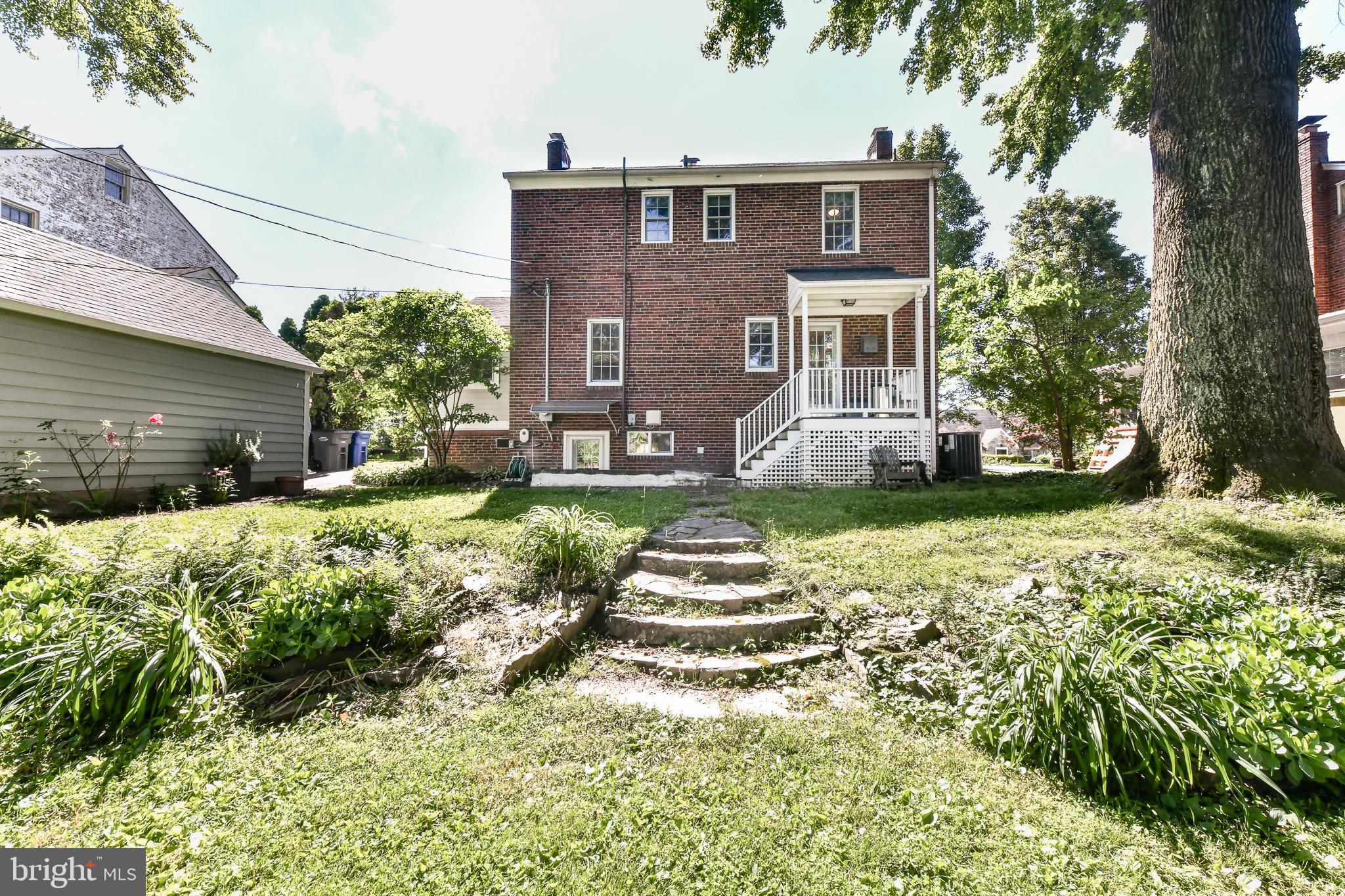 HILLWOOD - Residential Lease