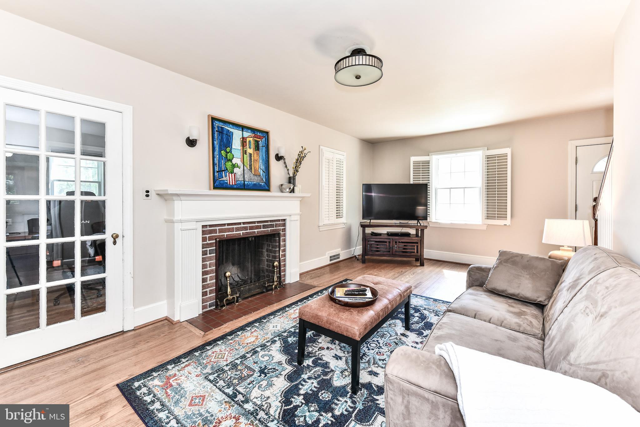 HILLWOOD - Residential Lease