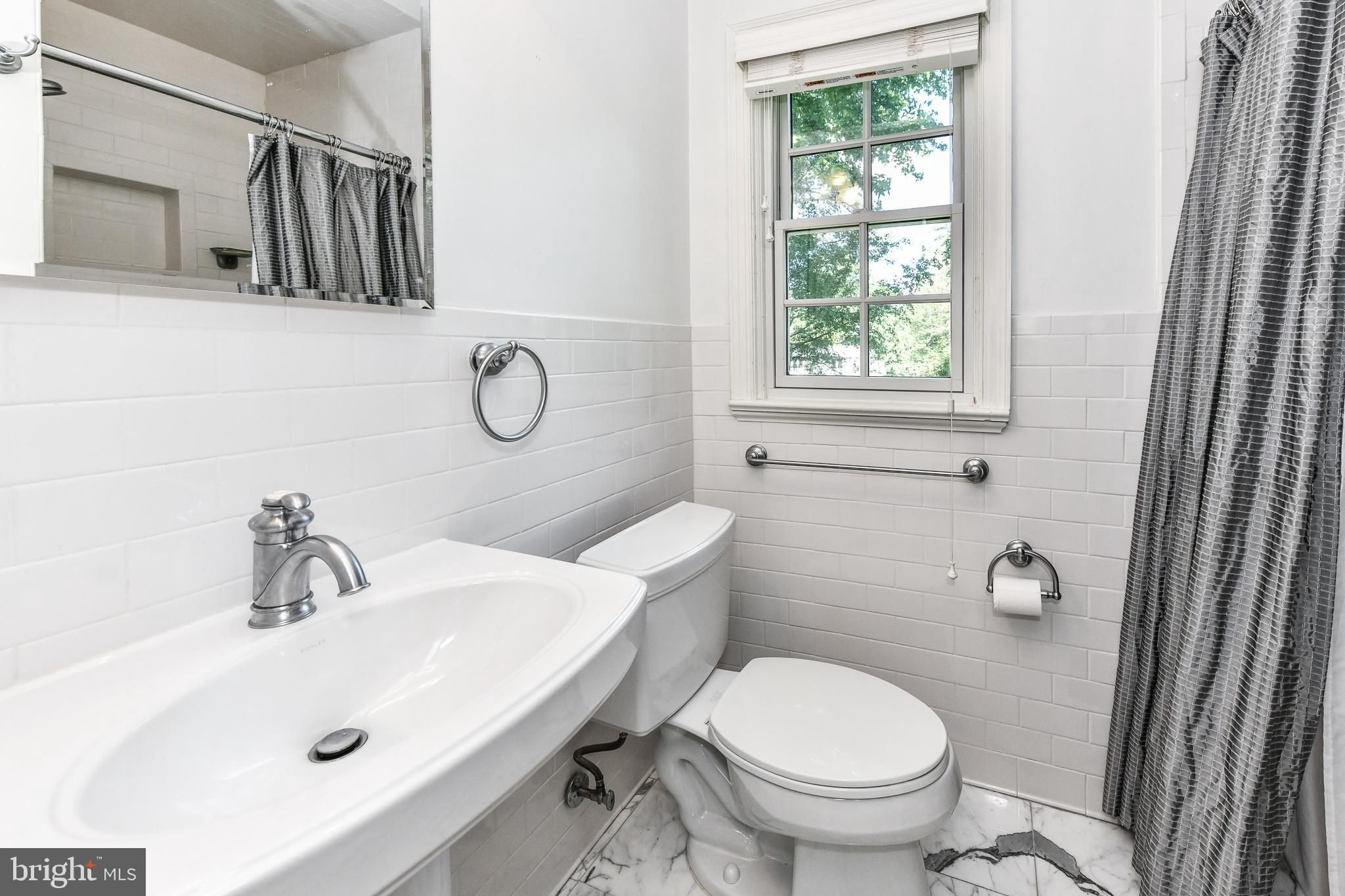 HILLWOOD - Residential Lease