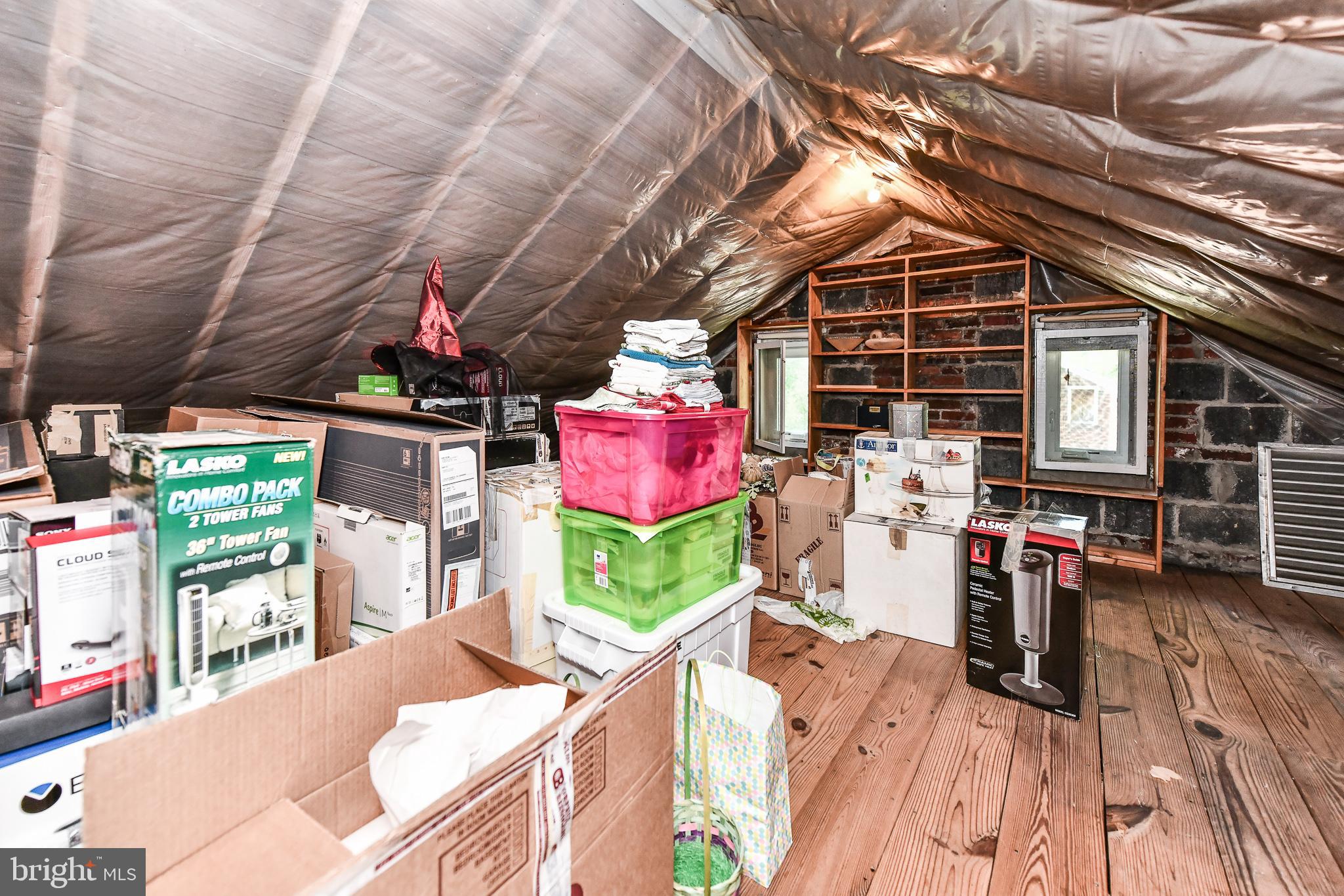 HILLWOOD - Residential Lease