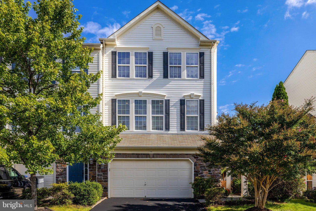 Photo of 41904 Gallberry Terrace, ALDIE, VA 20105 (MLS # VALO2136094)