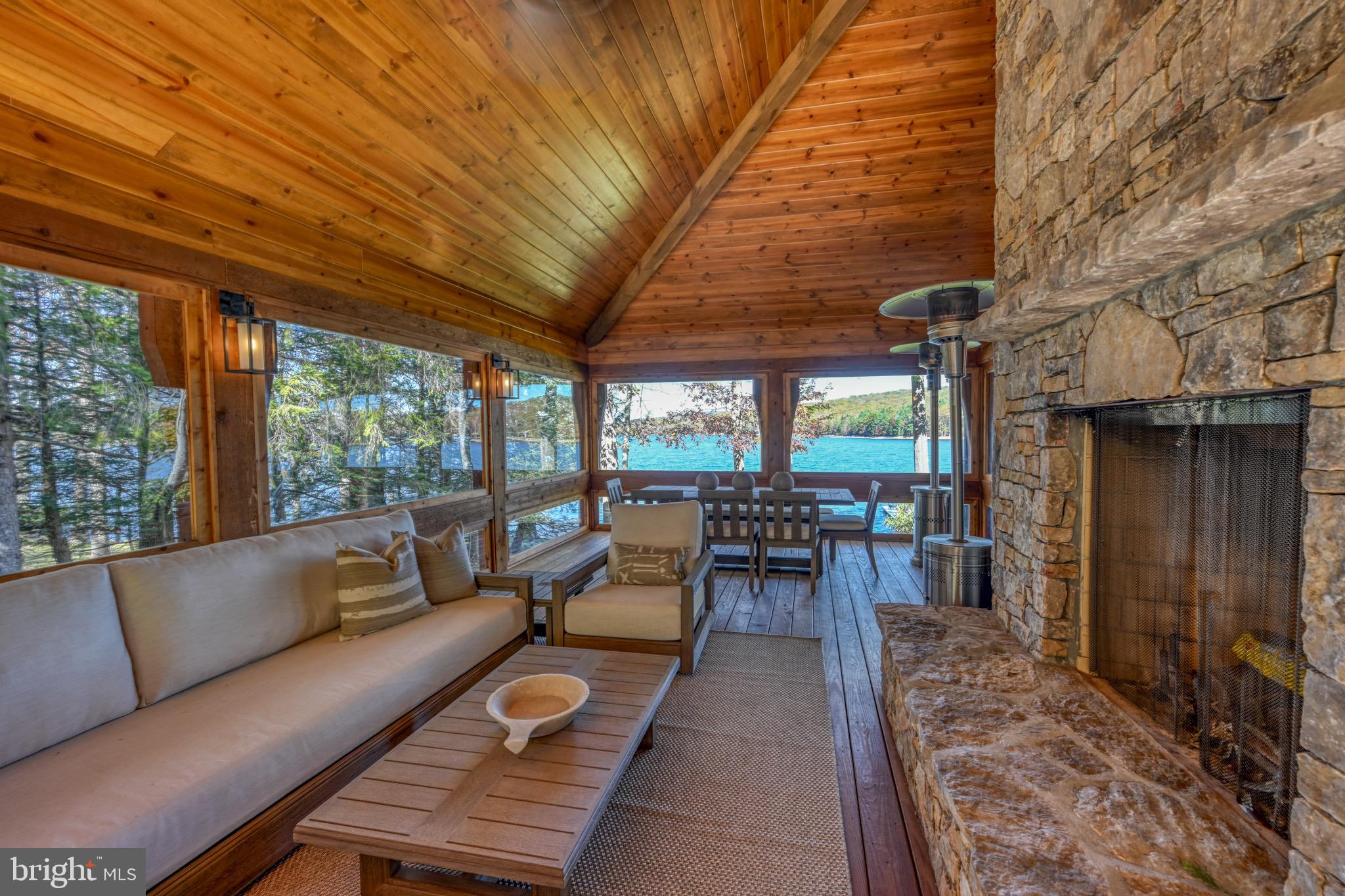 TURKEY NECK ESTATES - Residential