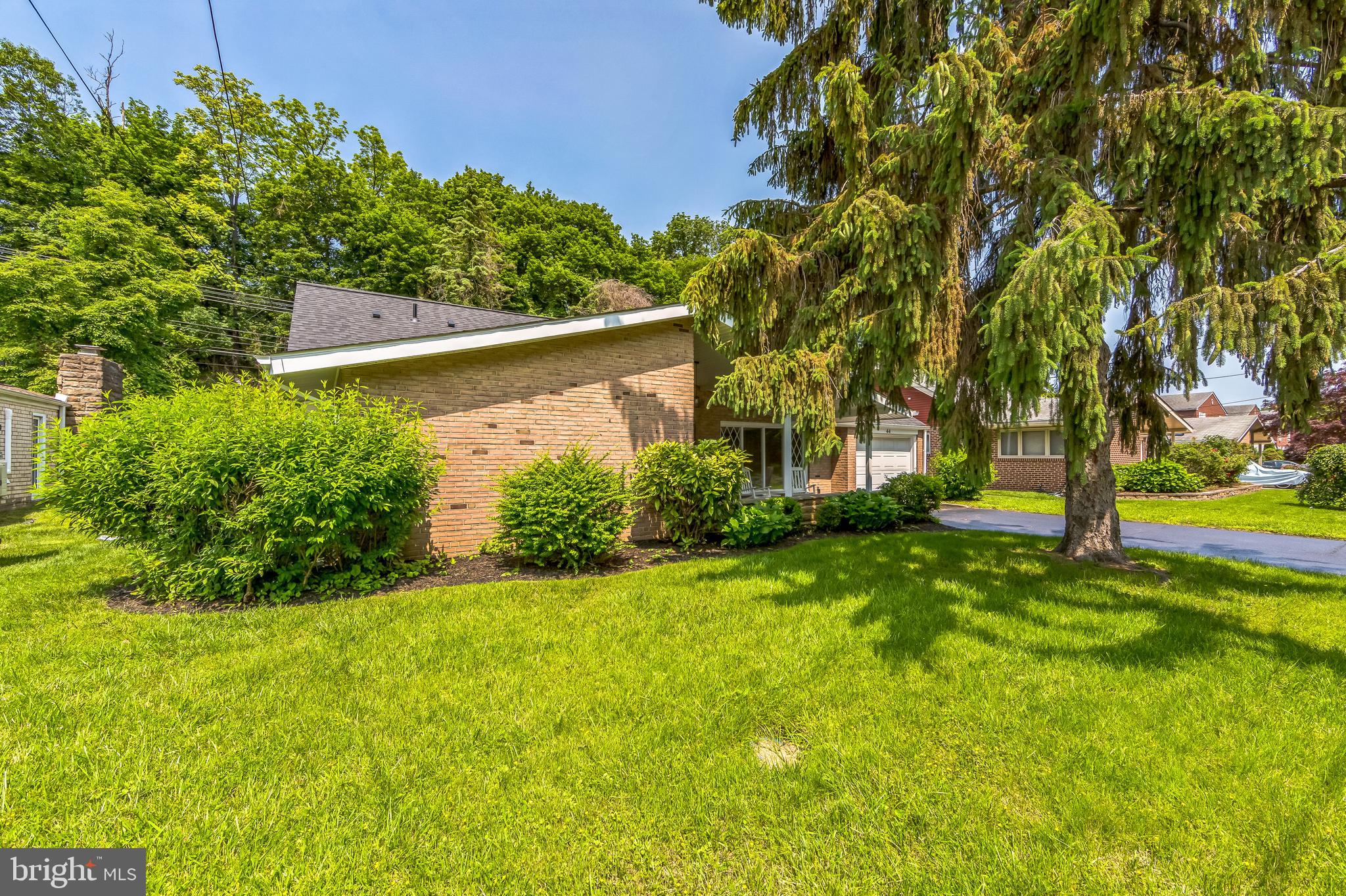 44 S BROOKSIDE ROAD