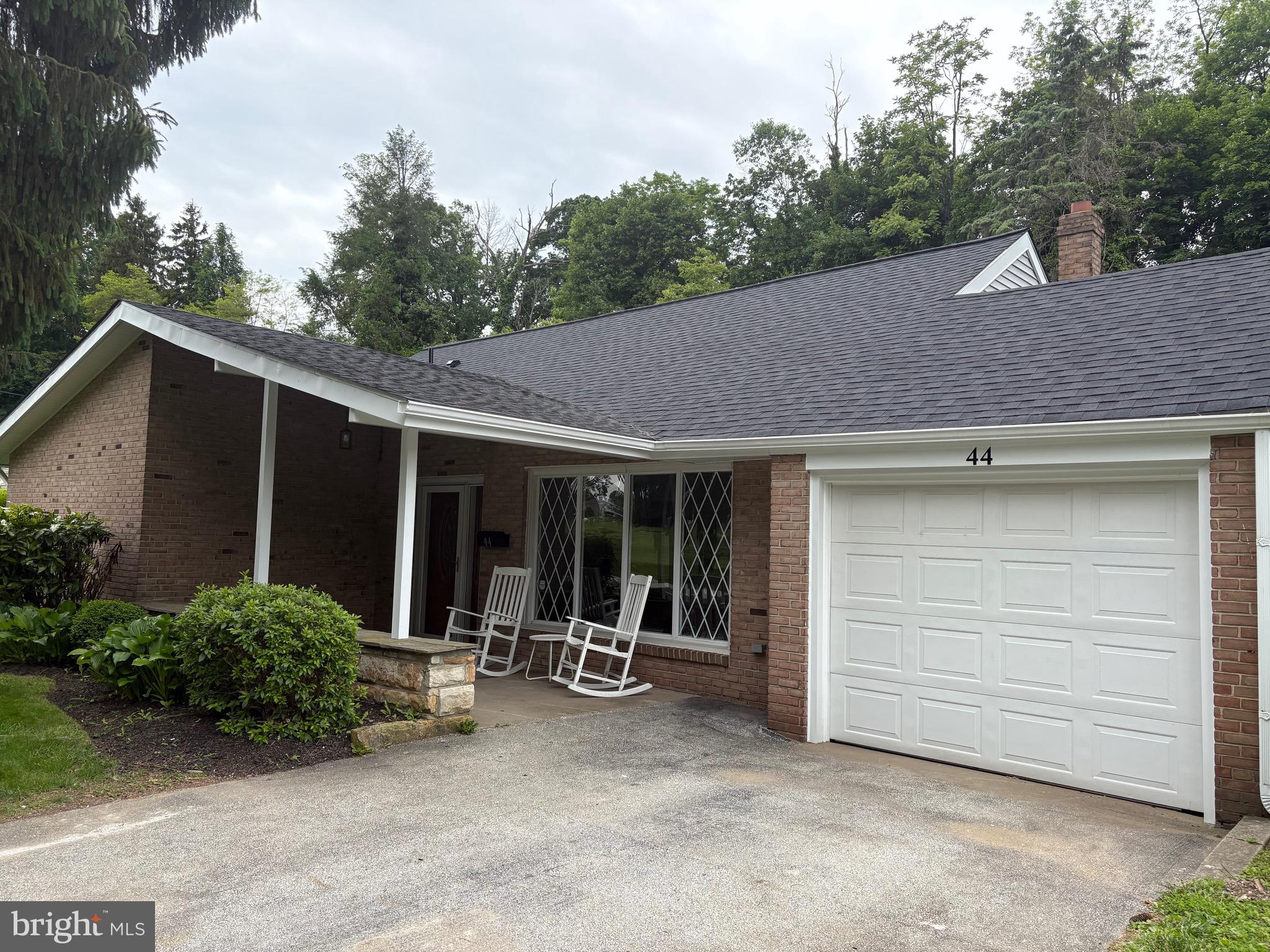 44 S BROOKSIDE ROAD