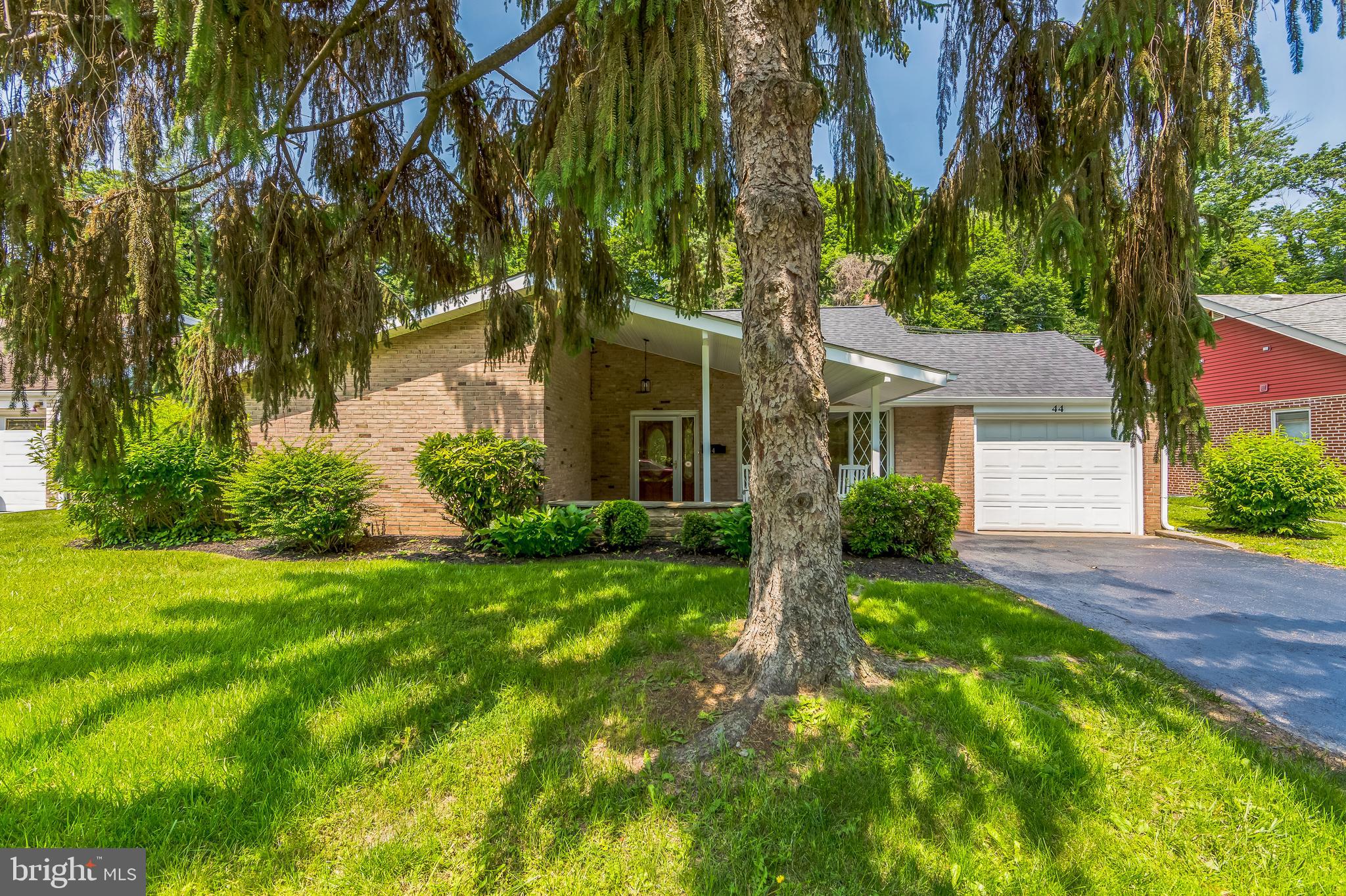 44 S BROOKSIDE ROAD