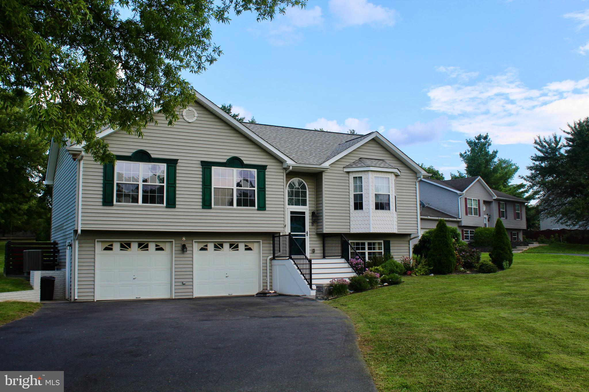 8 COTTONTAIL DRIVE
