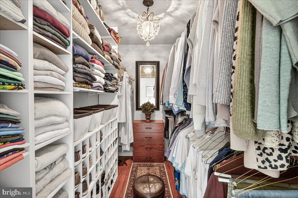 COURTS OF FOUR SEASONS - Residential