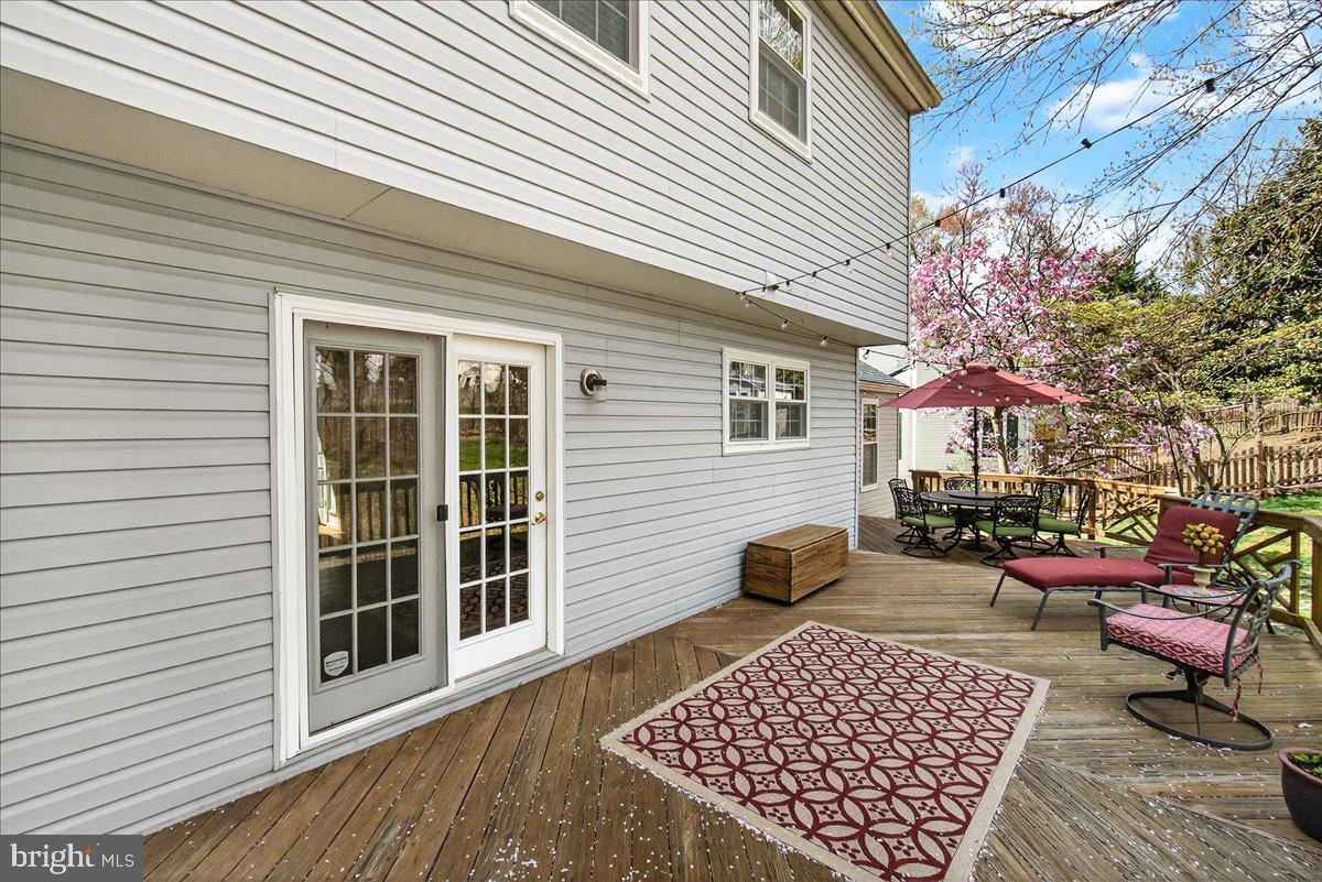 COURTS OF FOUR SEASONS - Residential