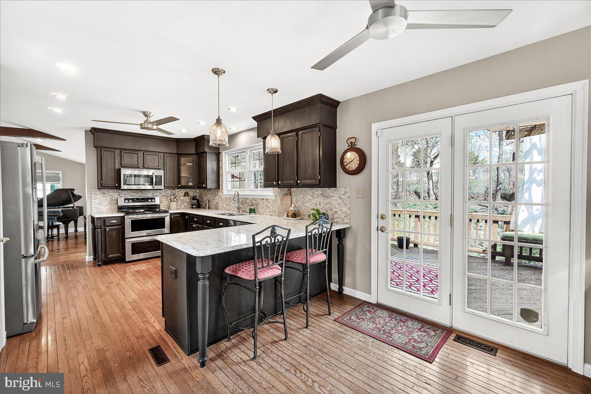 COURTS OF FOUR SEASONS - Residential