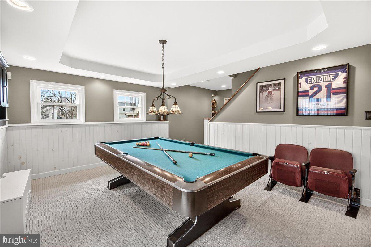 COURTS OF FOUR SEASONS - Residential