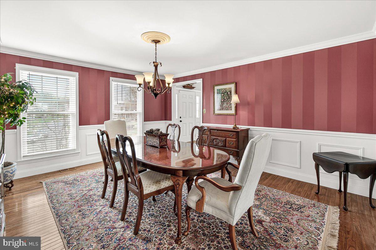 COURTS OF FOUR SEASONS - Residential