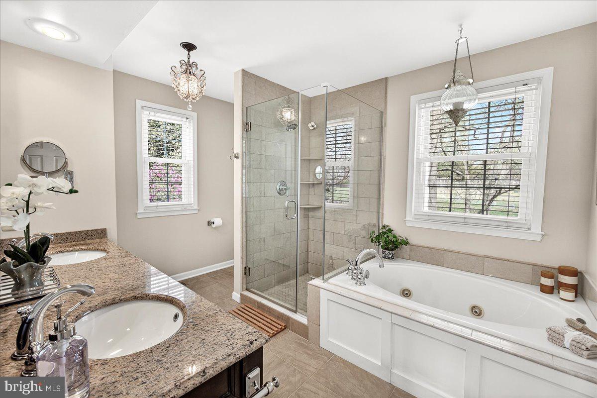 COURTS OF FOUR SEASONS - Residential