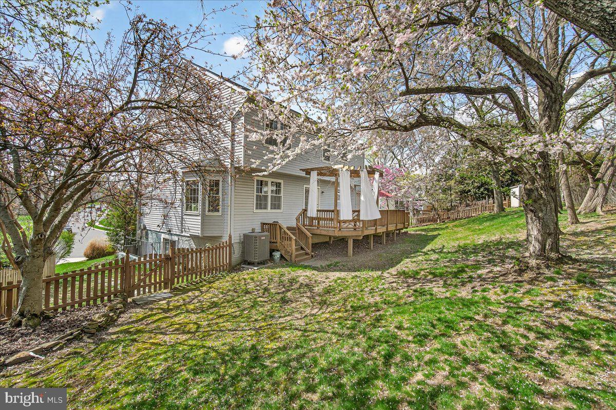 COURTS OF FOUR SEASONS - Residential