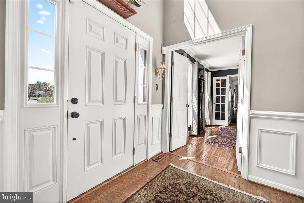 COURTS OF FOUR SEASONS - Residential