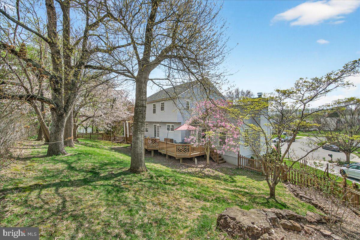 COURTS OF FOUR SEASONS - Residential