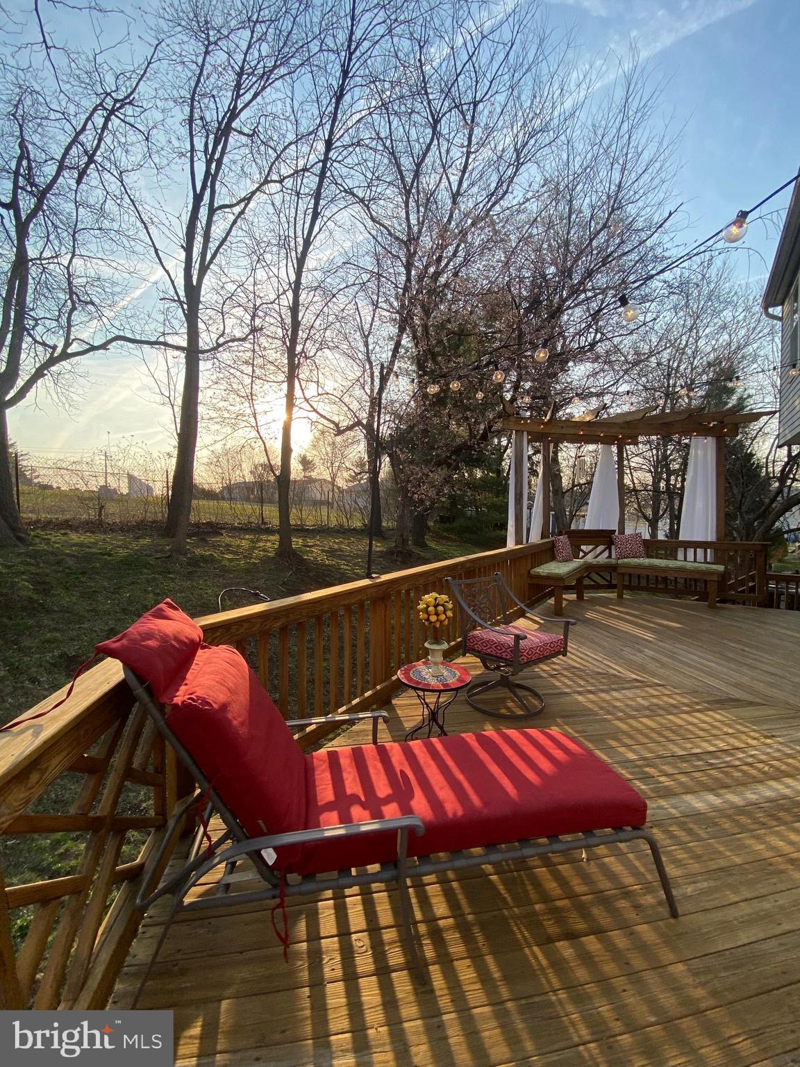 COURTS OF FOUR SEASONS - Residential