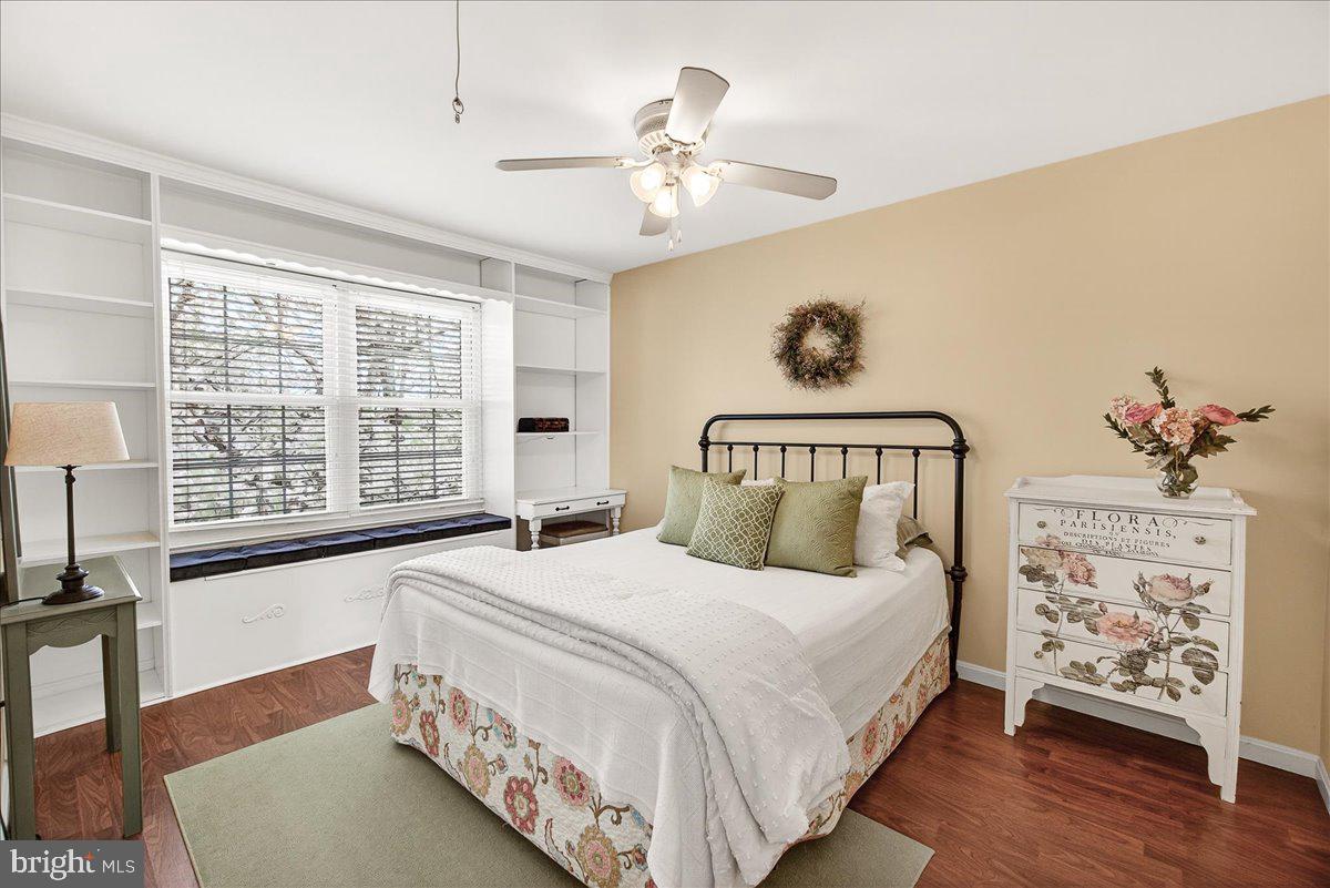 COURTS OF FOUR SEASONS - Residential