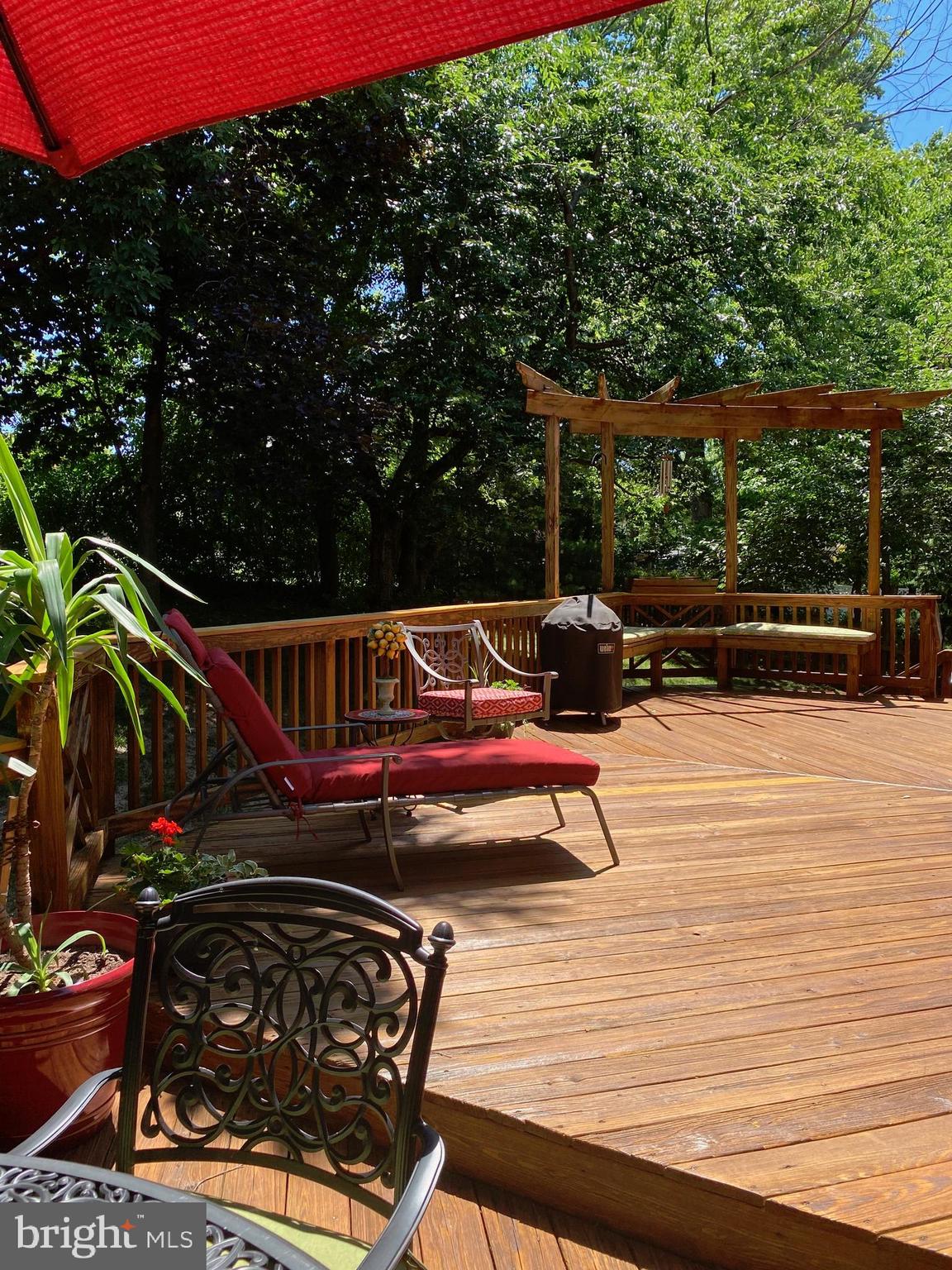 COURTS OF FOUR SEASONS - Residential