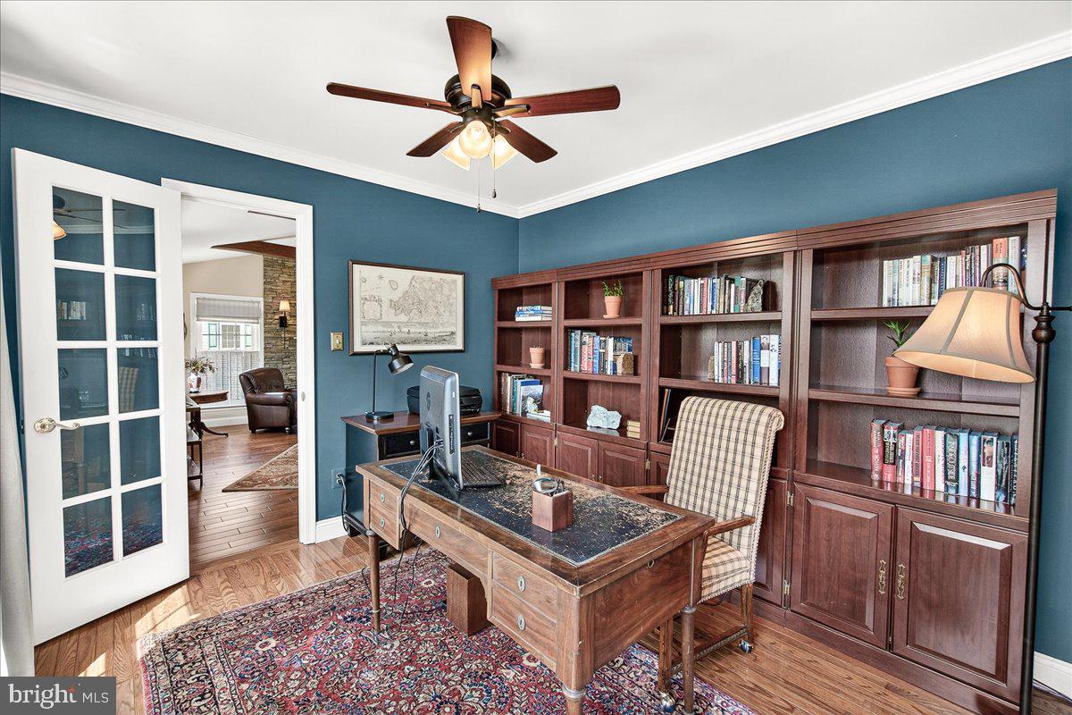 COURTS OF FOUR SEASONS - Residential