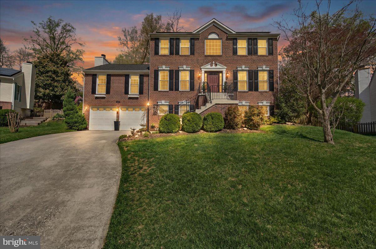 COURTS OF FOUR SEASONS - Residential